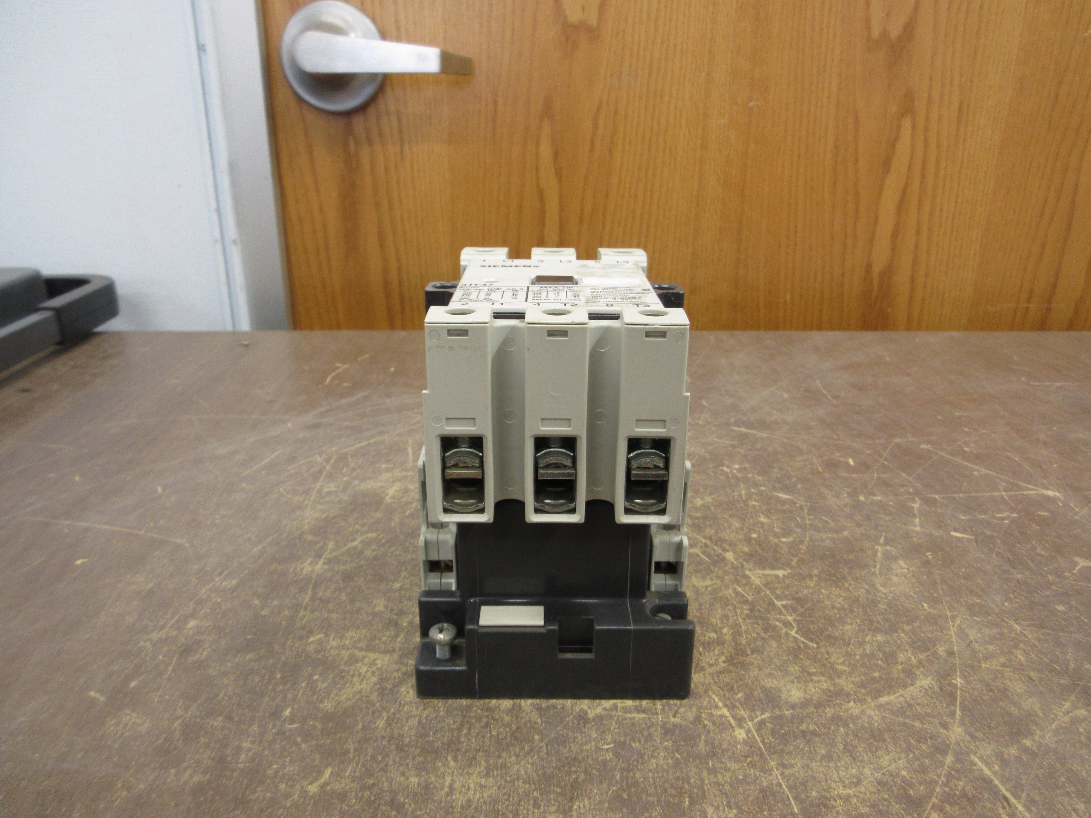 Siemens Contactor 3TF47 120V Coil 80A 600V Used