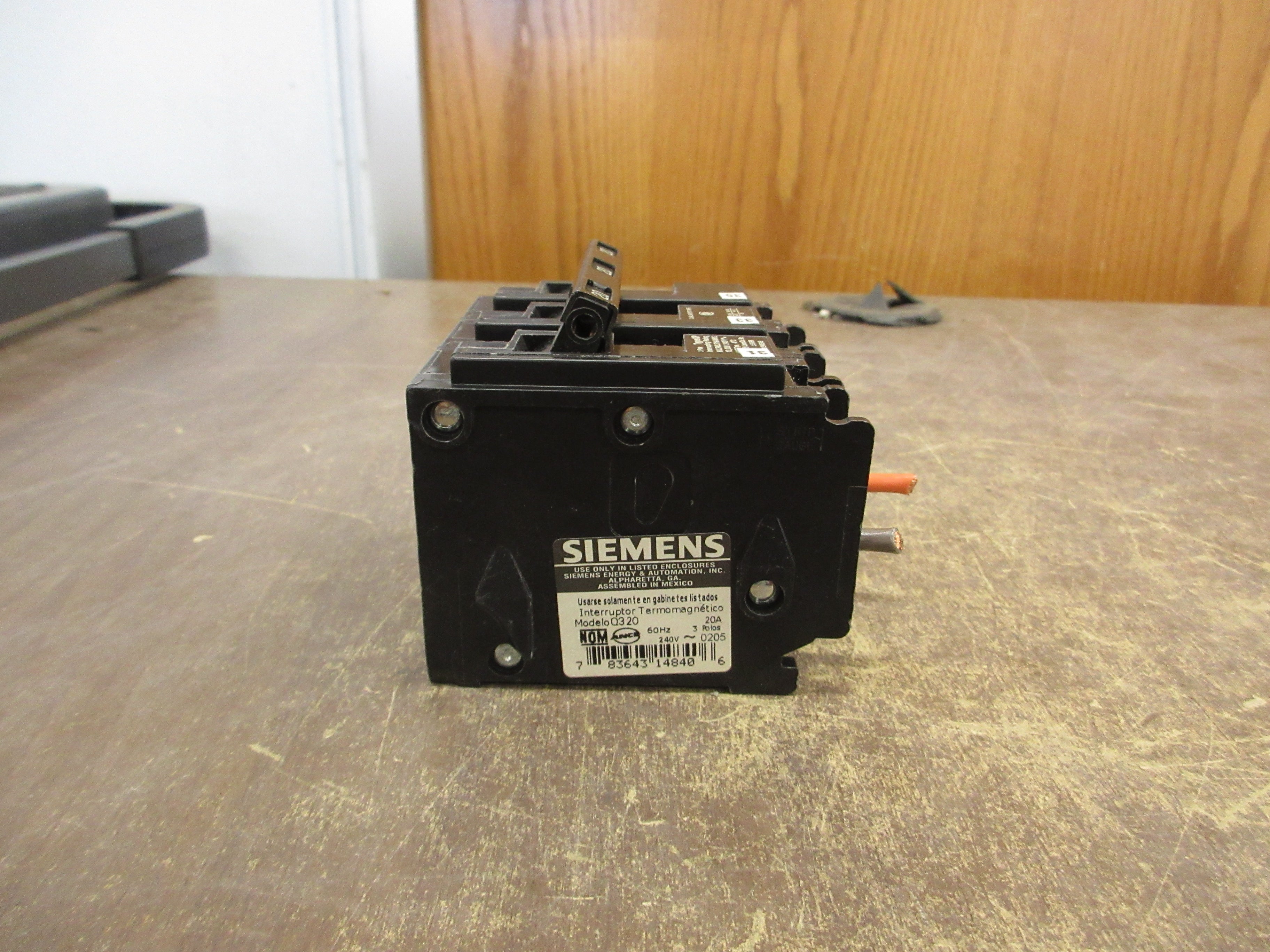 Siemens Clip-On Circuit Breaker Q320 20A 240V 3P Used