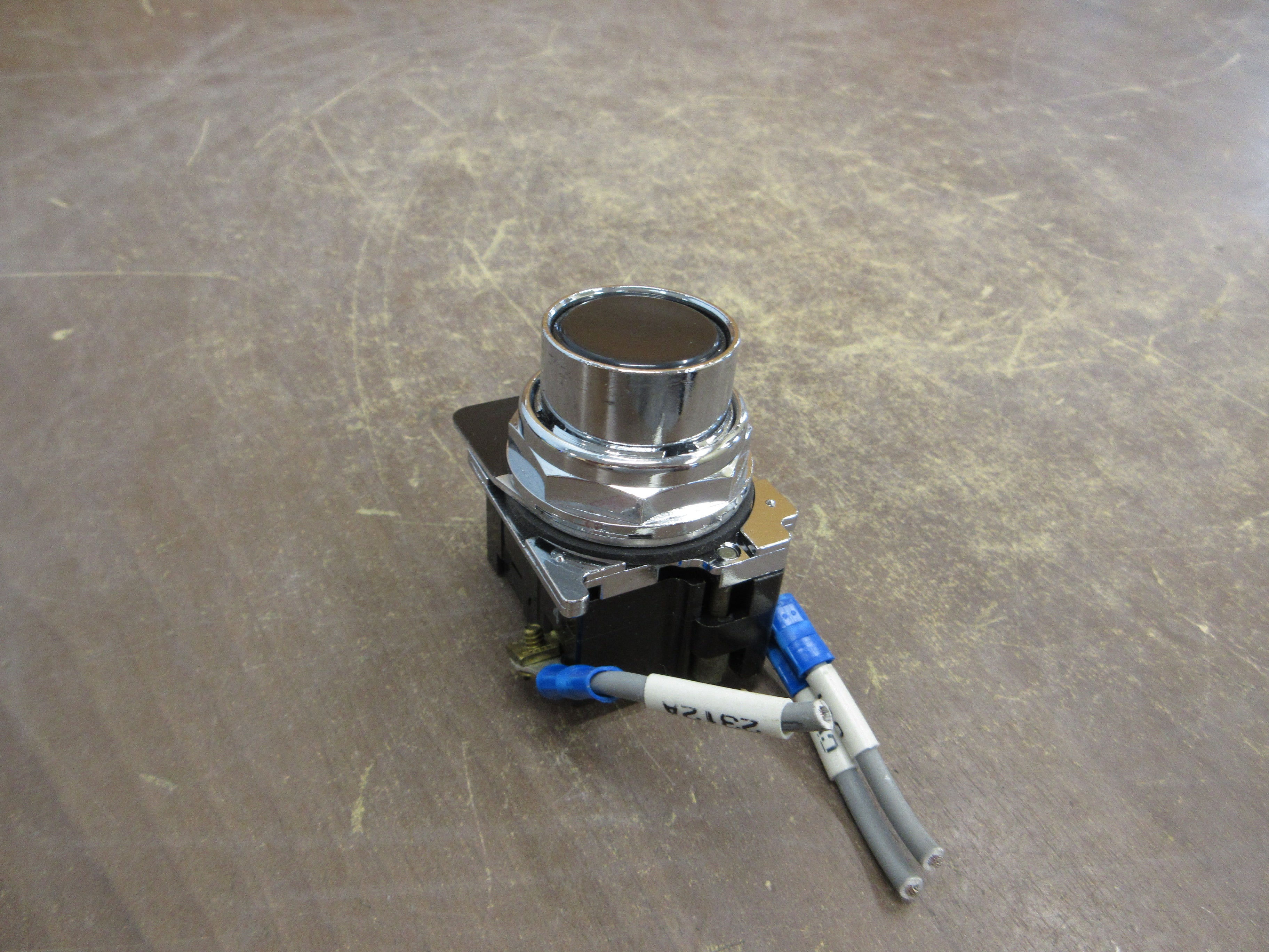 Cutler-Hammer Push Button 10250T / 91000T Black "Off" Used