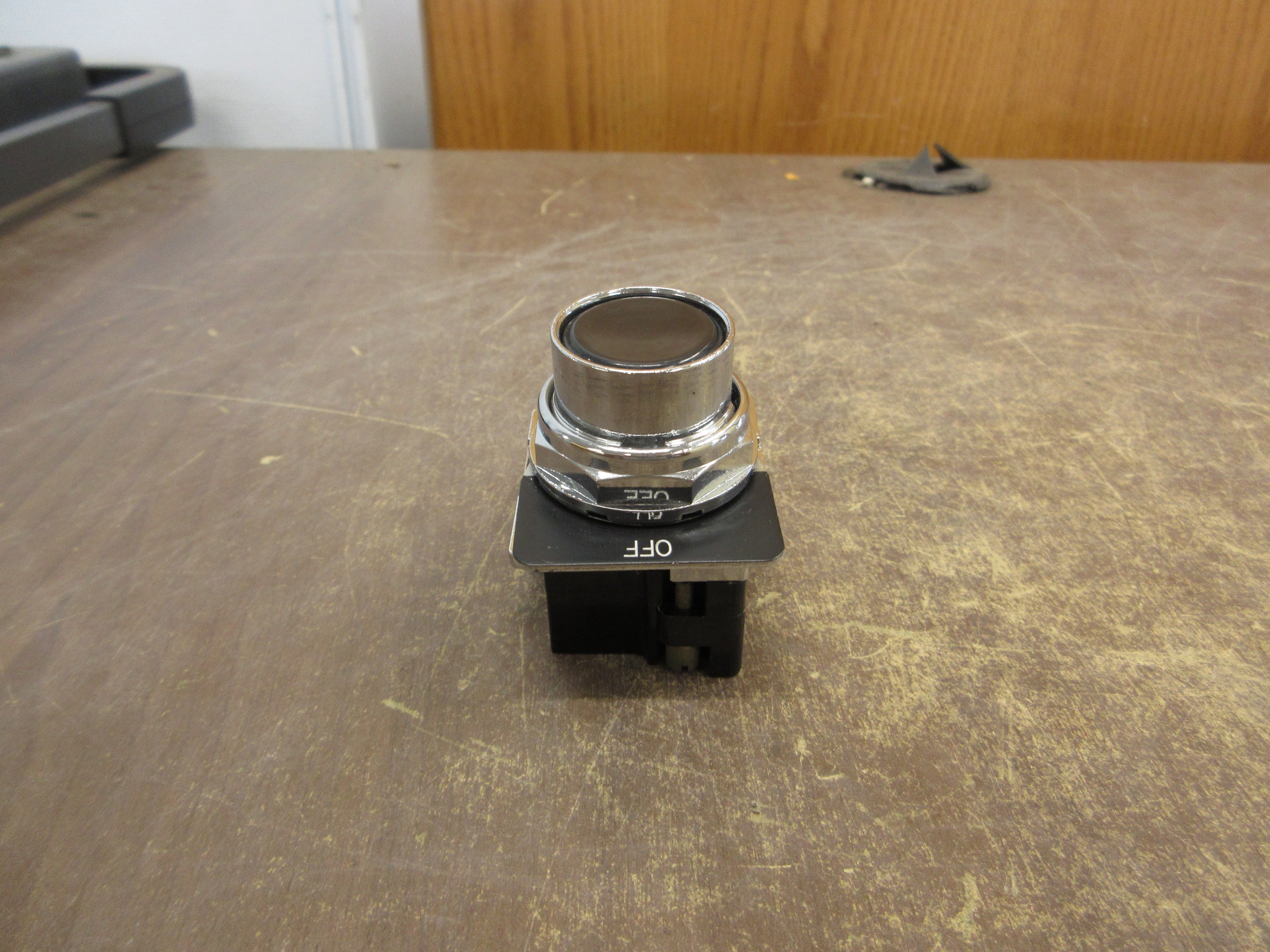 Cutler-Hammer Push Button 10250T / 91000T Black "Off" Used