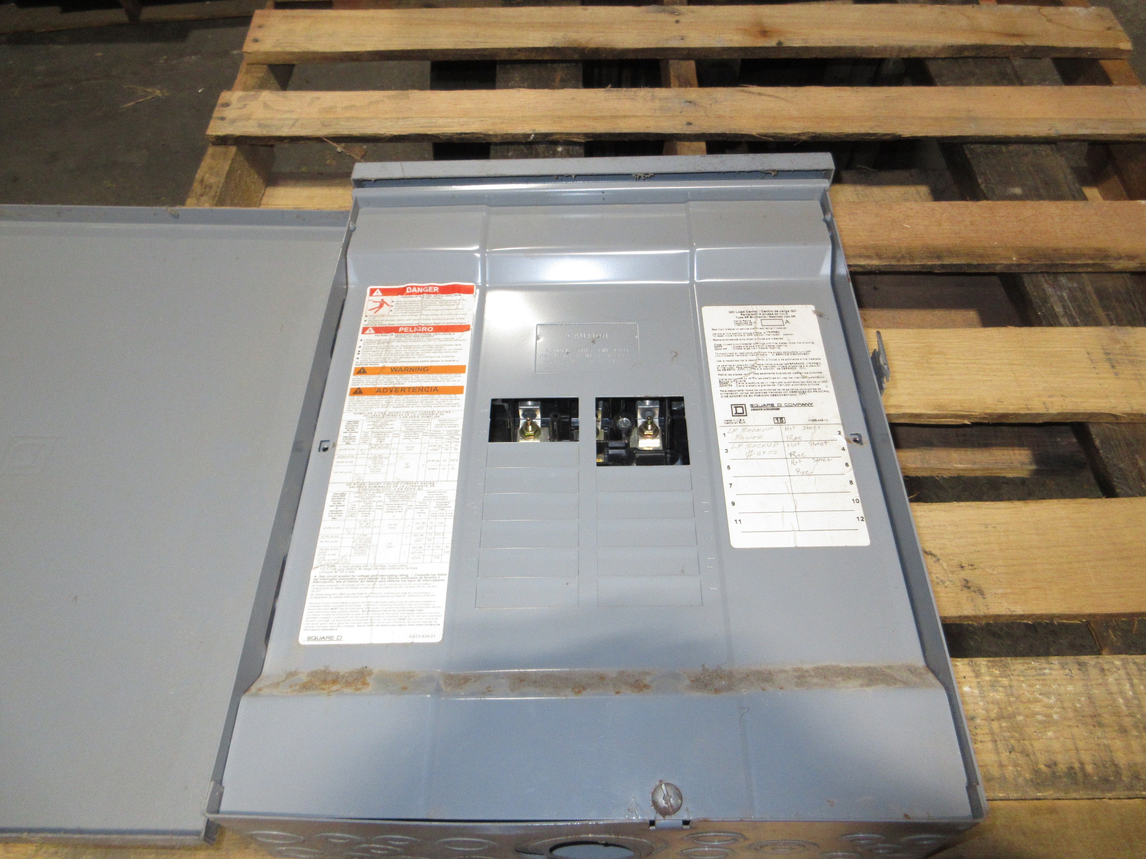 Square 3R QO Load Center 40265-449-10 16-Circuit Used