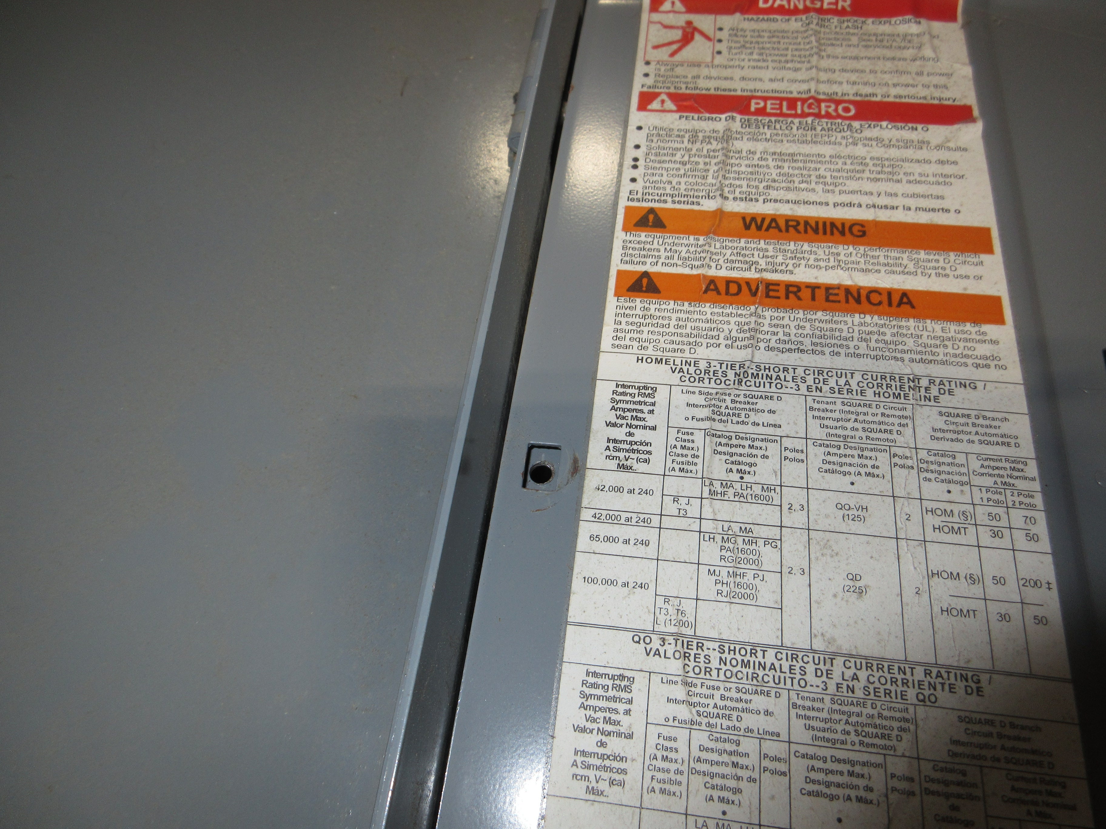 Square 3R QO Load Center 40265-449-10 16-Circuit Used