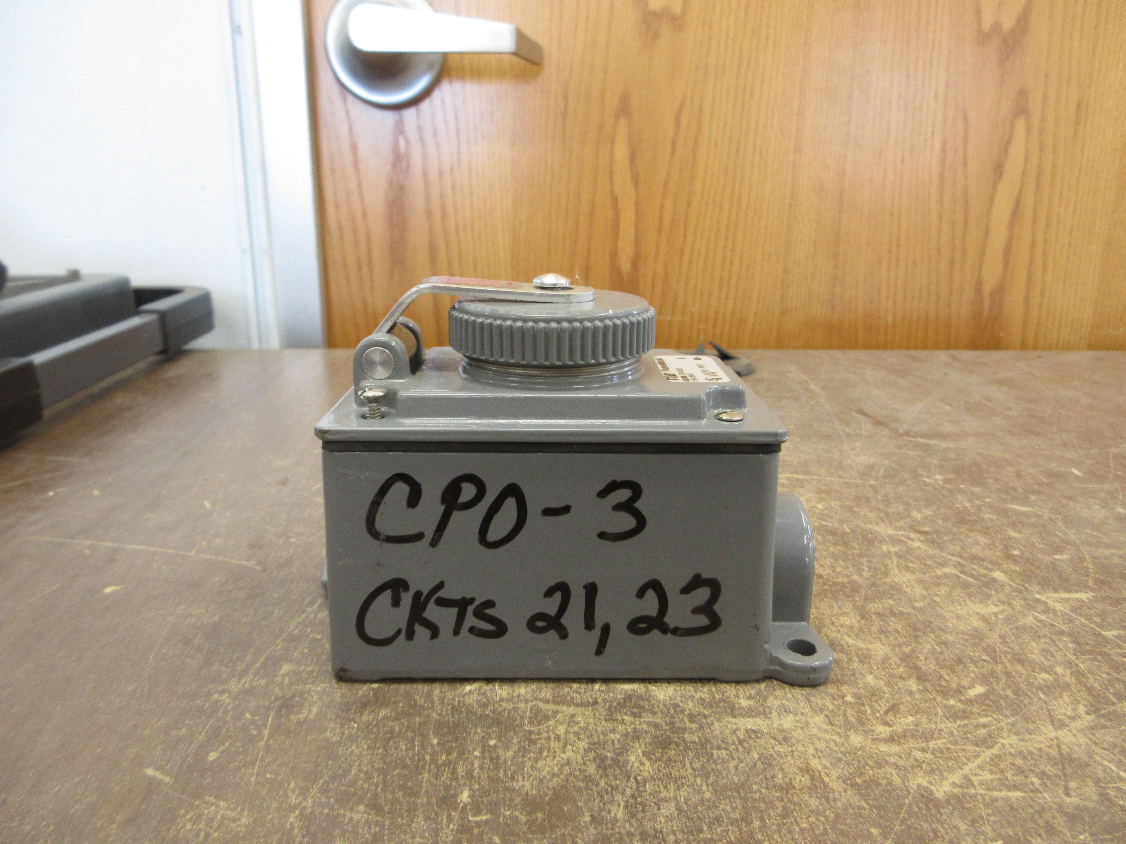 RusselStoll Receptacle w/ Base 3743U2 15A 250V Used