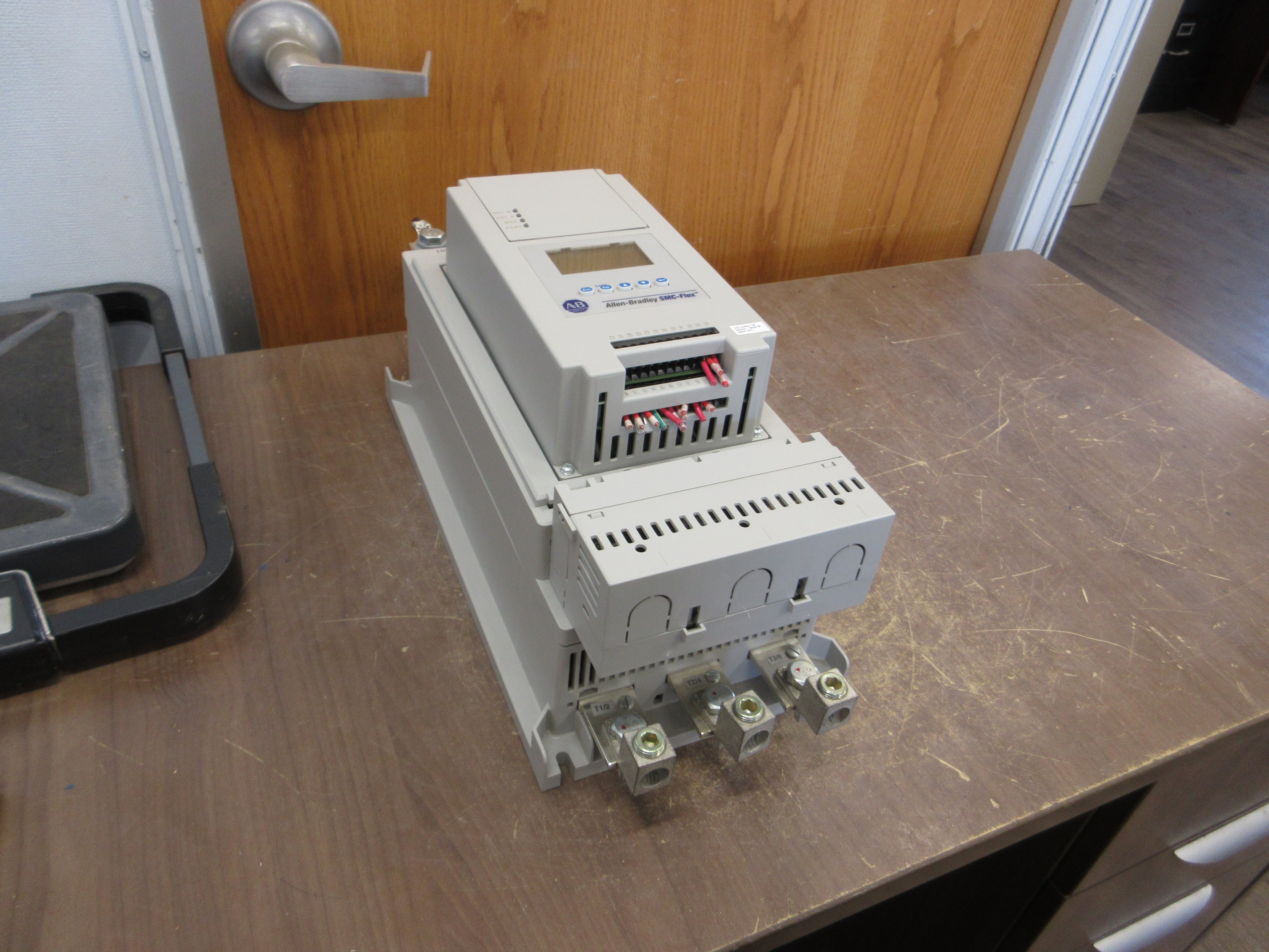 Allen-Bradley SMC-Flex Soft Start 150-F108NBD Ser. B 75HP 200-480V 3Ph Used