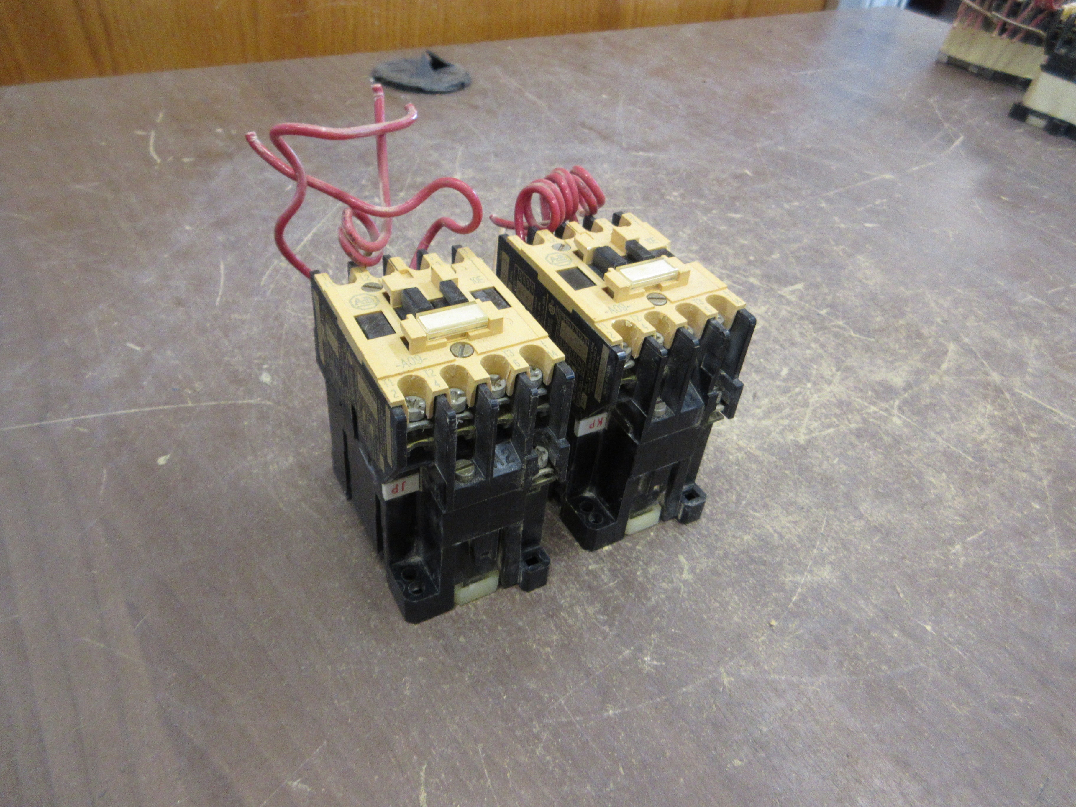 Allen-Bradley Contactor 100-A09ND3 Ser. B 120V Coil 9A 600V *Lot of 2* Used