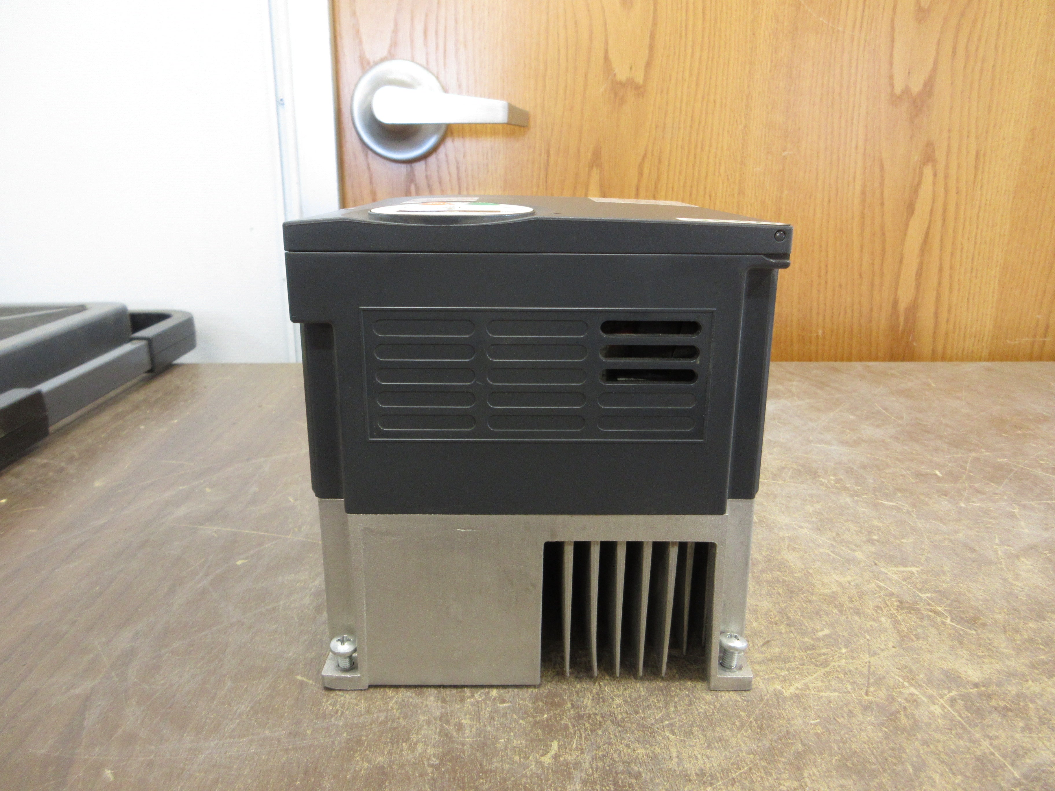 Schneider Electric Altivar AC Drive ATV212HU55N4 7.5HP 3Ph Used