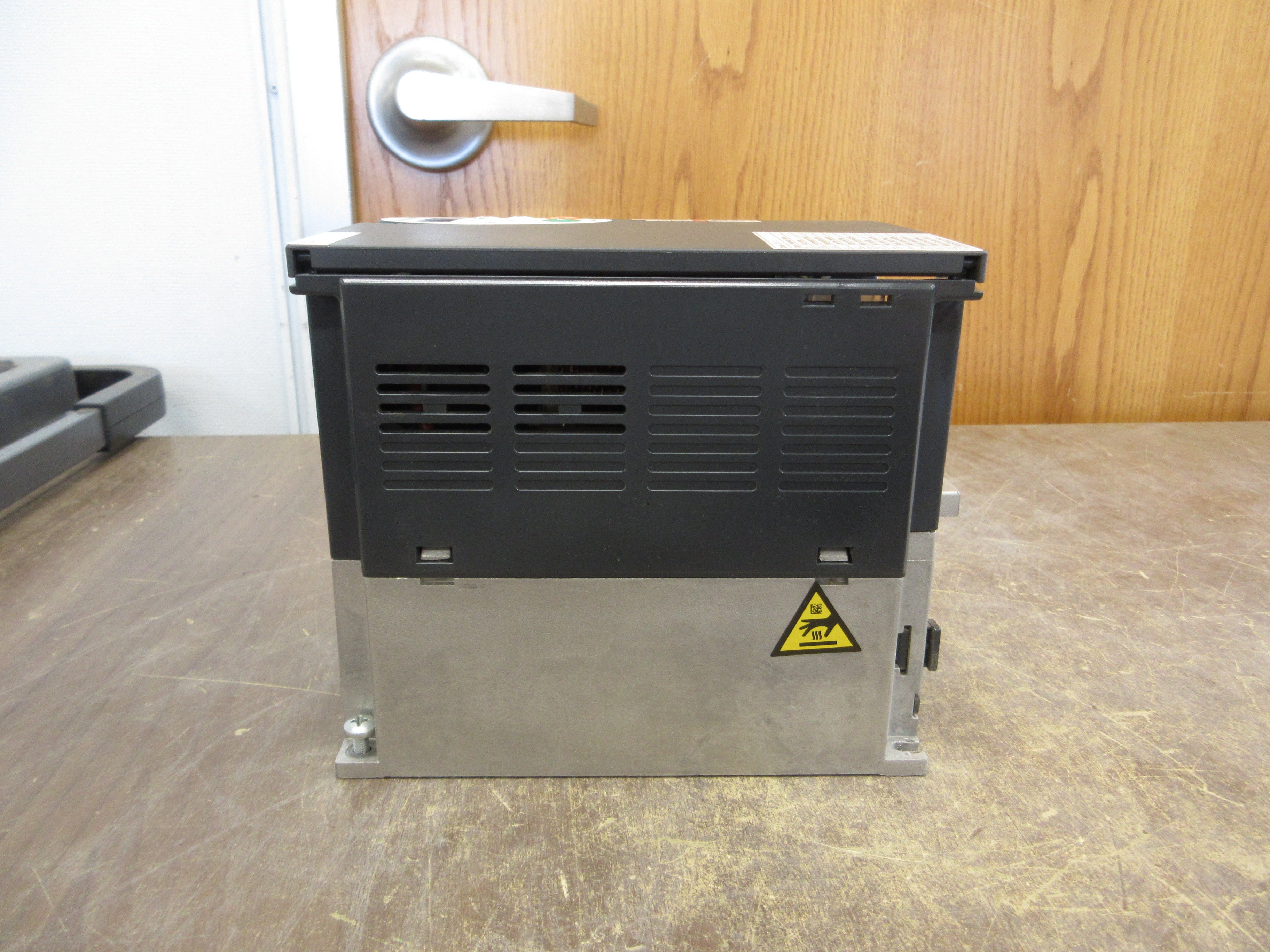 Schneider Electric Altivar AC Drive ATV212HU55N4 7.5HP 3Ph Used