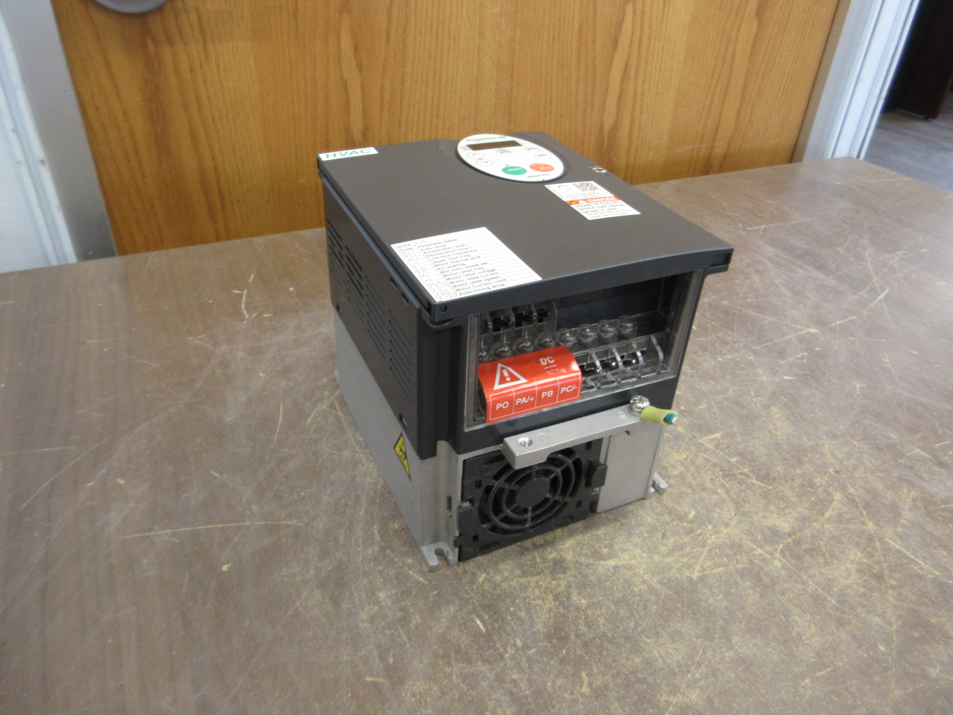 Schneider Electric Altivar AC Drive ATV212HU40N4 5HP 3Ph Used