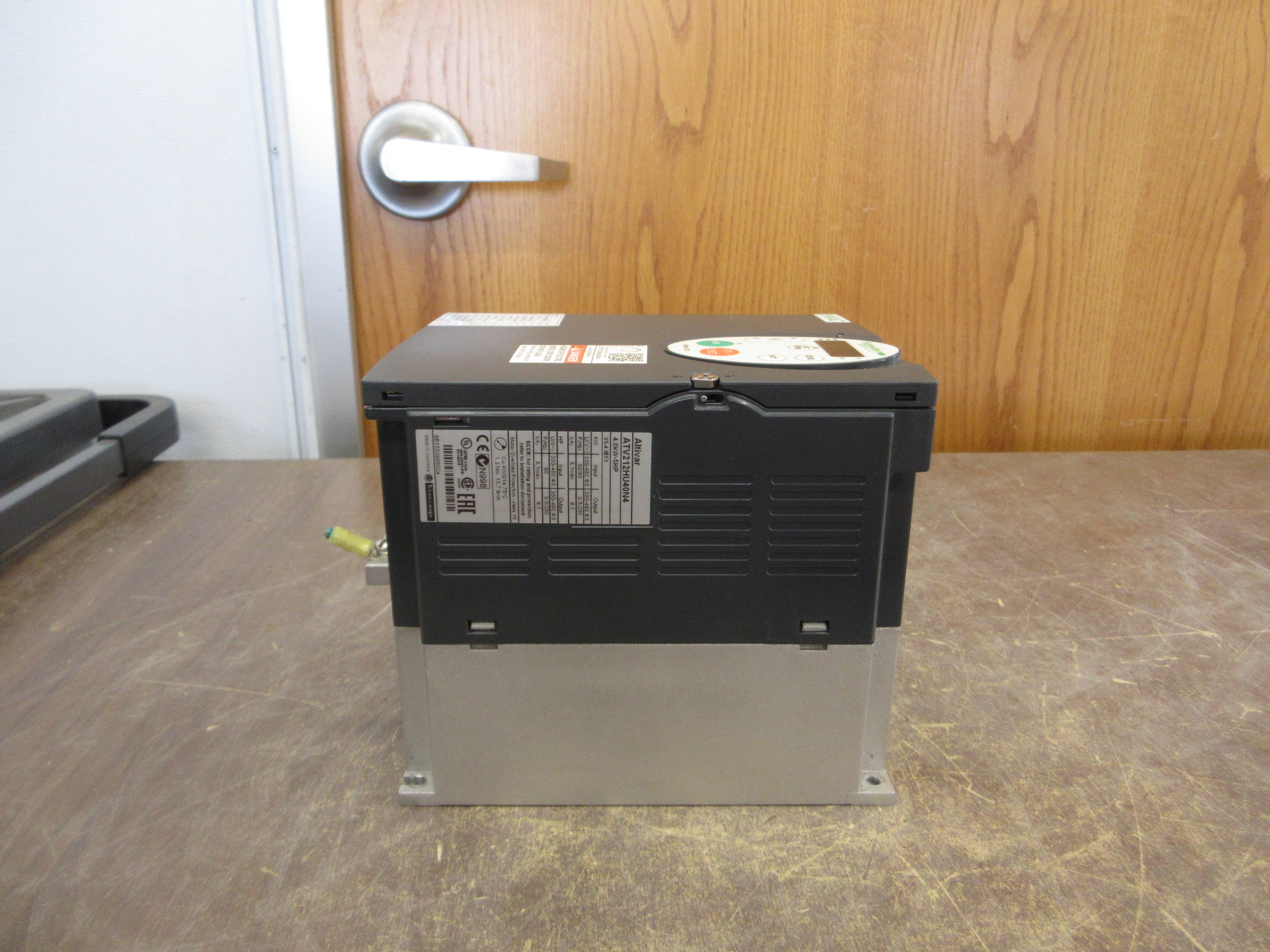 Schneider Electric Altivar AC Drive ATV212HU40N4 5HP 3Ph Used