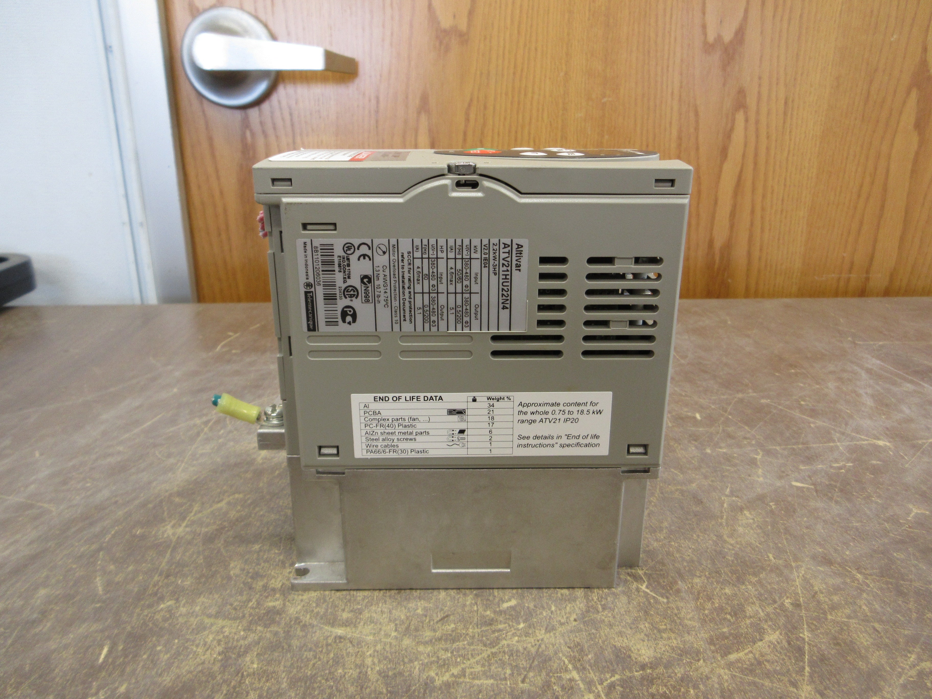 Schneider Electric Altivar AC Drive ATV21HU22N4 3HP 3Ph Used
