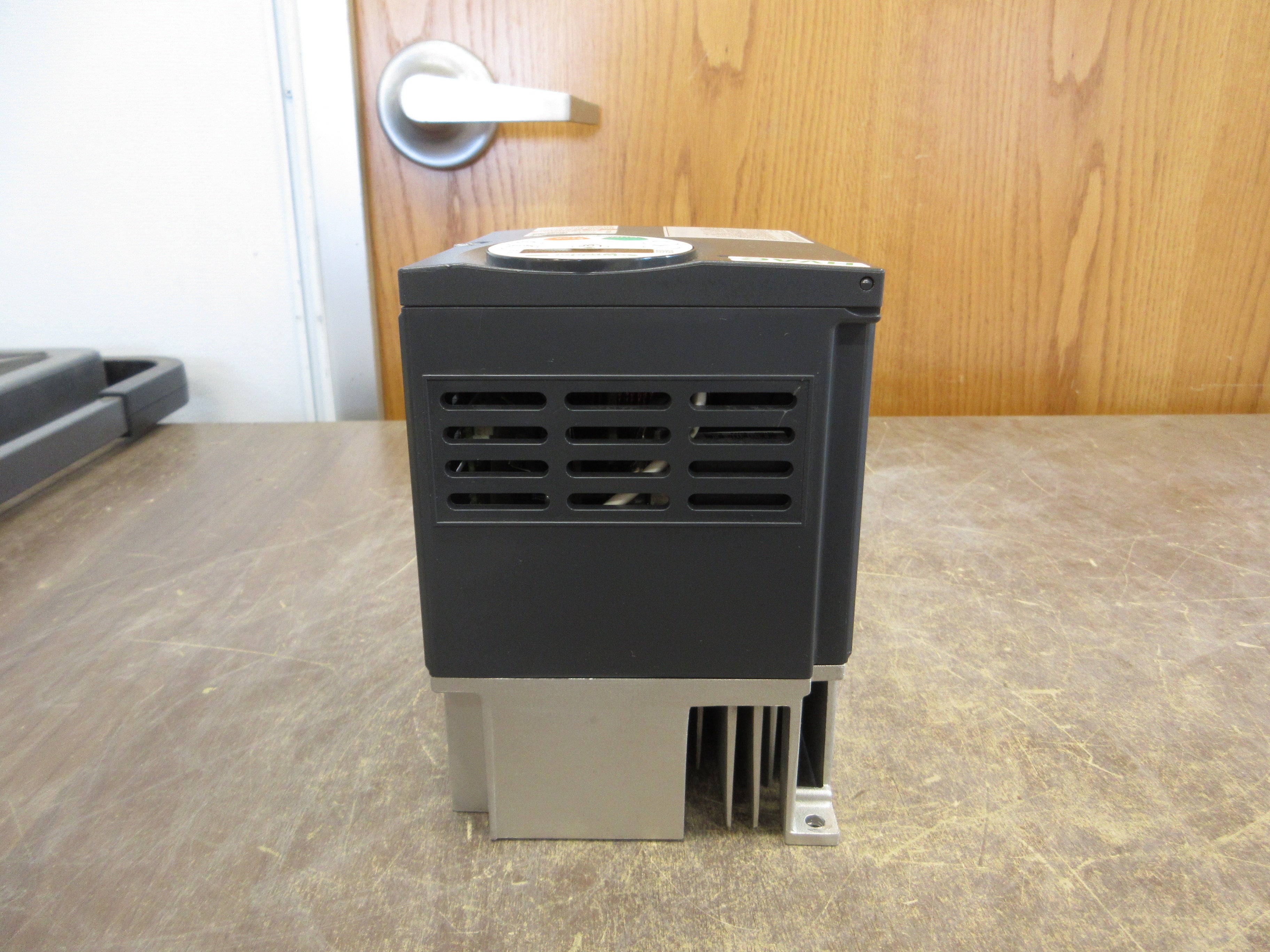 Schneider Electric Altivar AC Drive ATV212HU22N4 3HP 3Ph Used