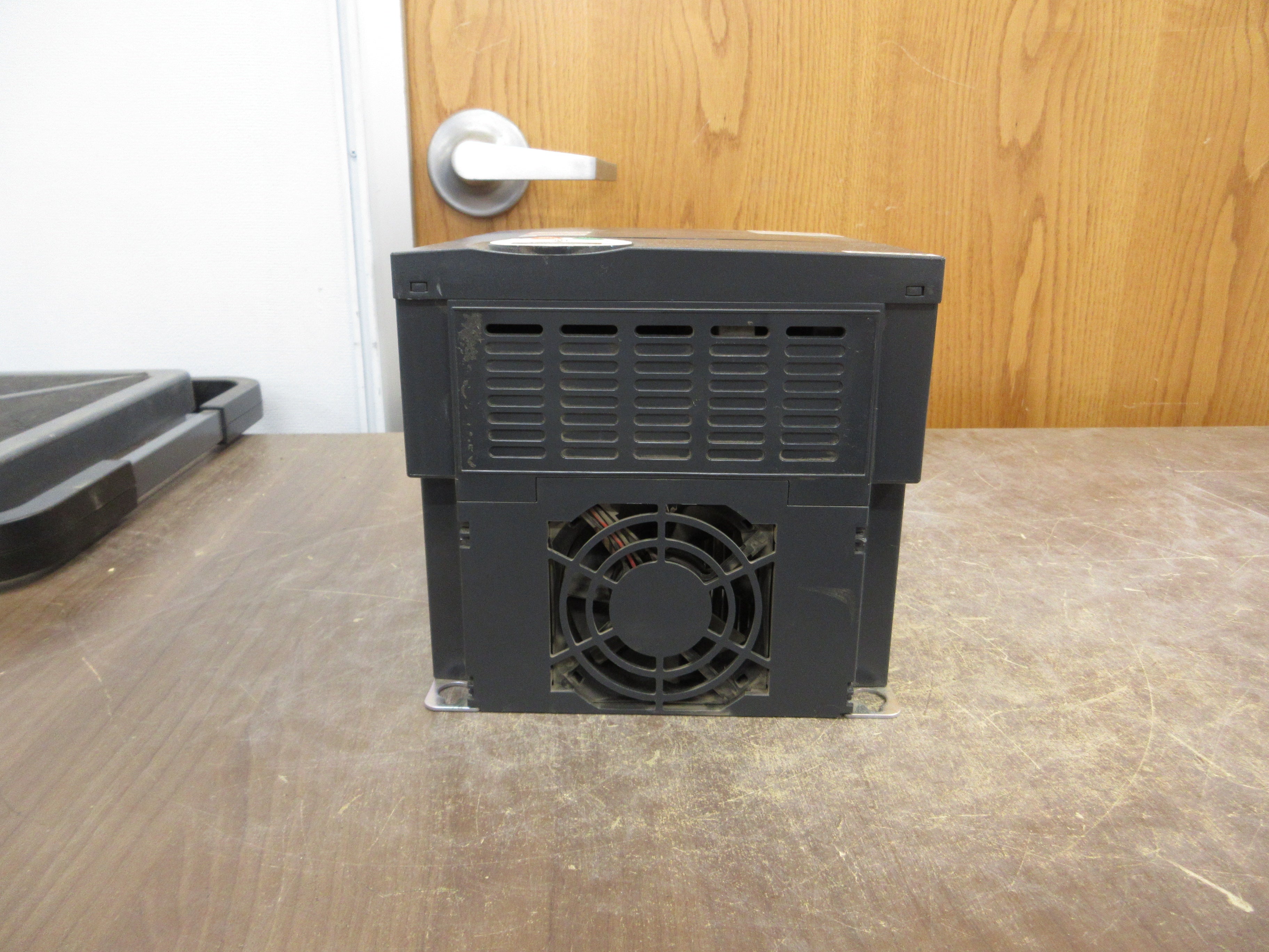 Schneider Electric Altivar AC Drive ATV212HD11N4 15HP 3Ph Used