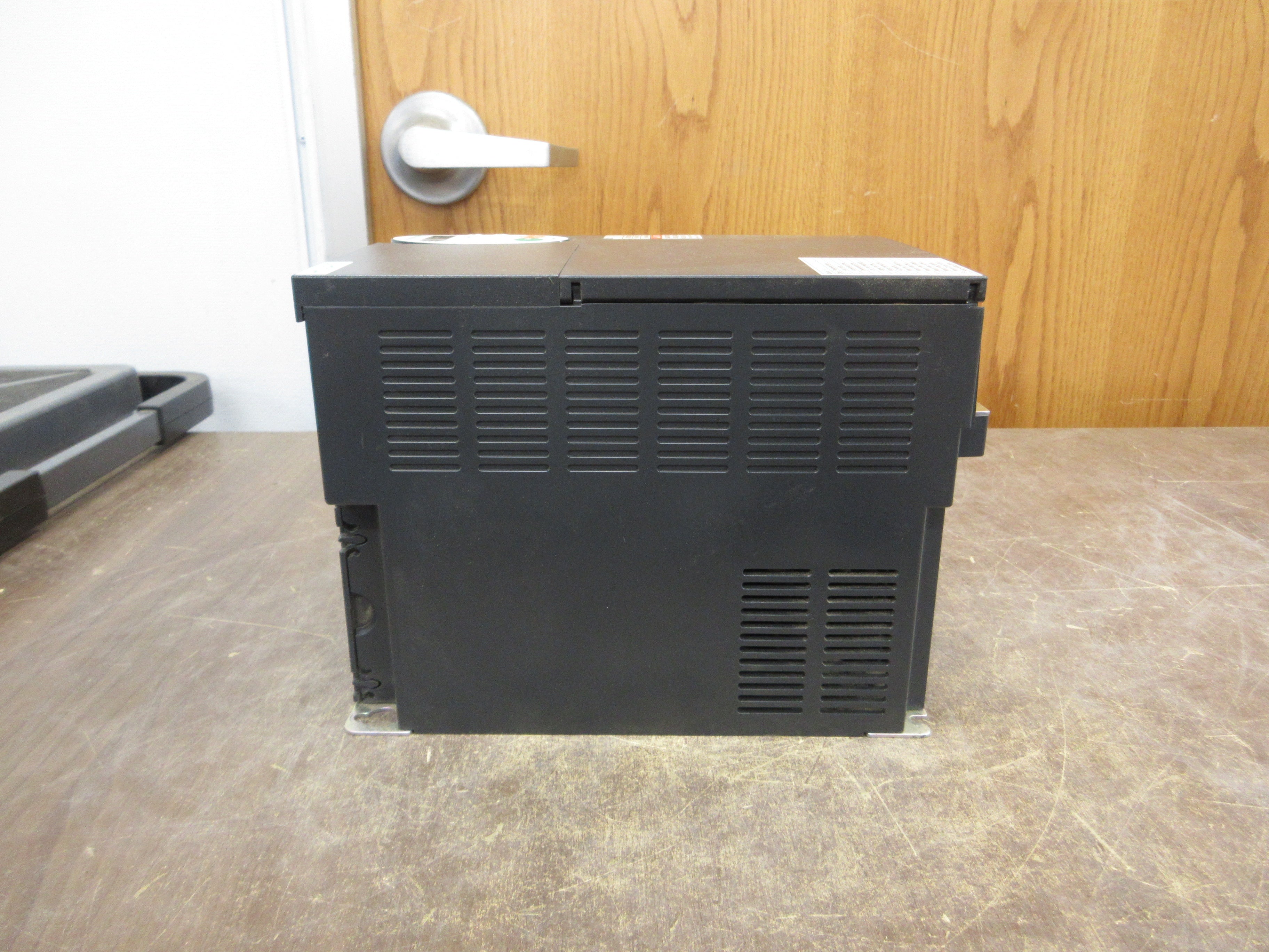 Schneider Electric Altivar AC Drive ATV212HD11N4 15HP 3Ph Used
