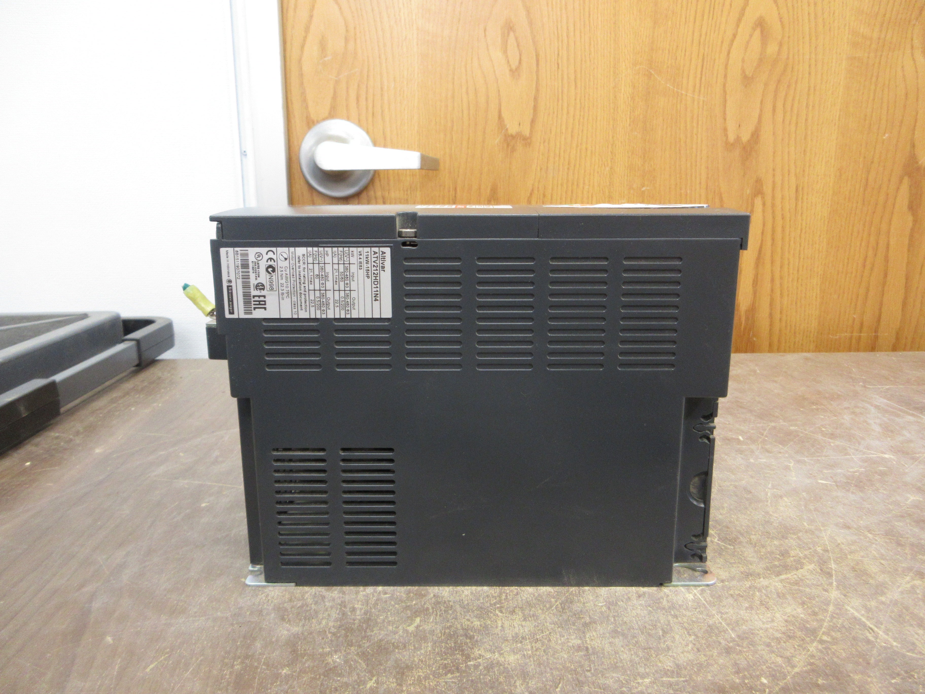 Schneider Electric Altivar AC Drive ATV212HD11N4 15HP 3Ph Used