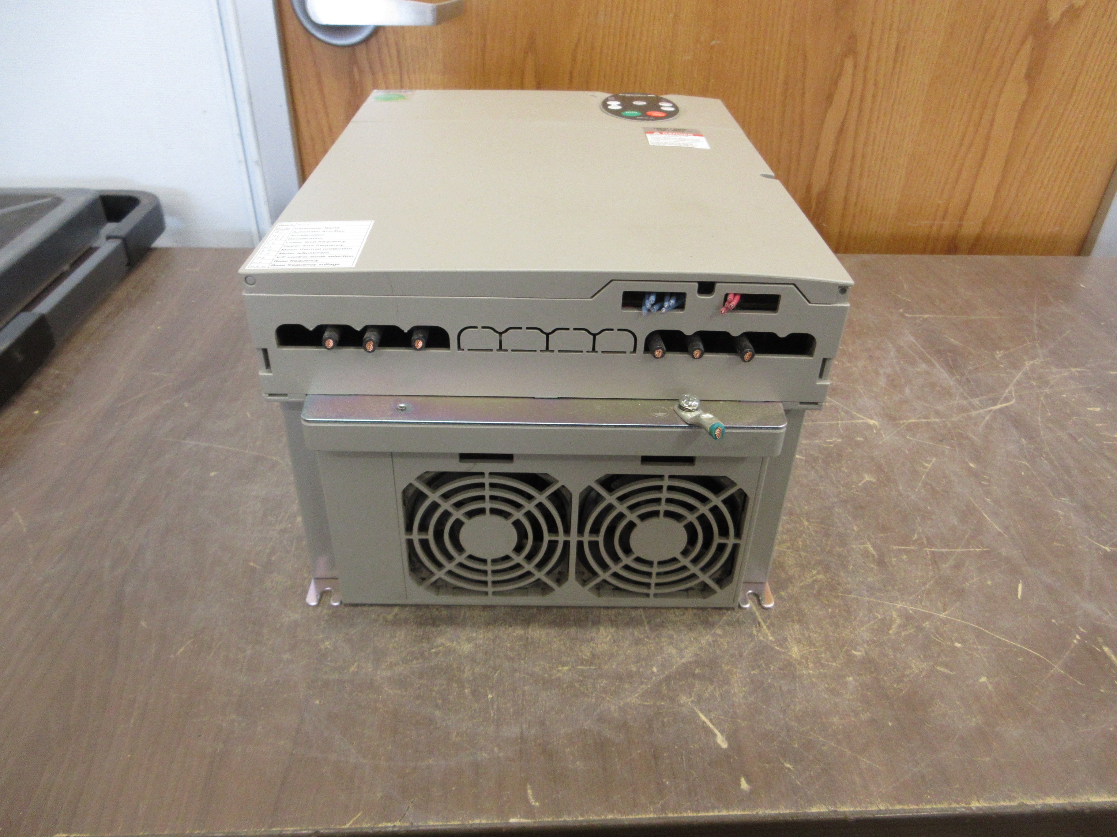 Schneider Electric Altivar AC Drive ATV21HD15N4 20HP 3Ph Used