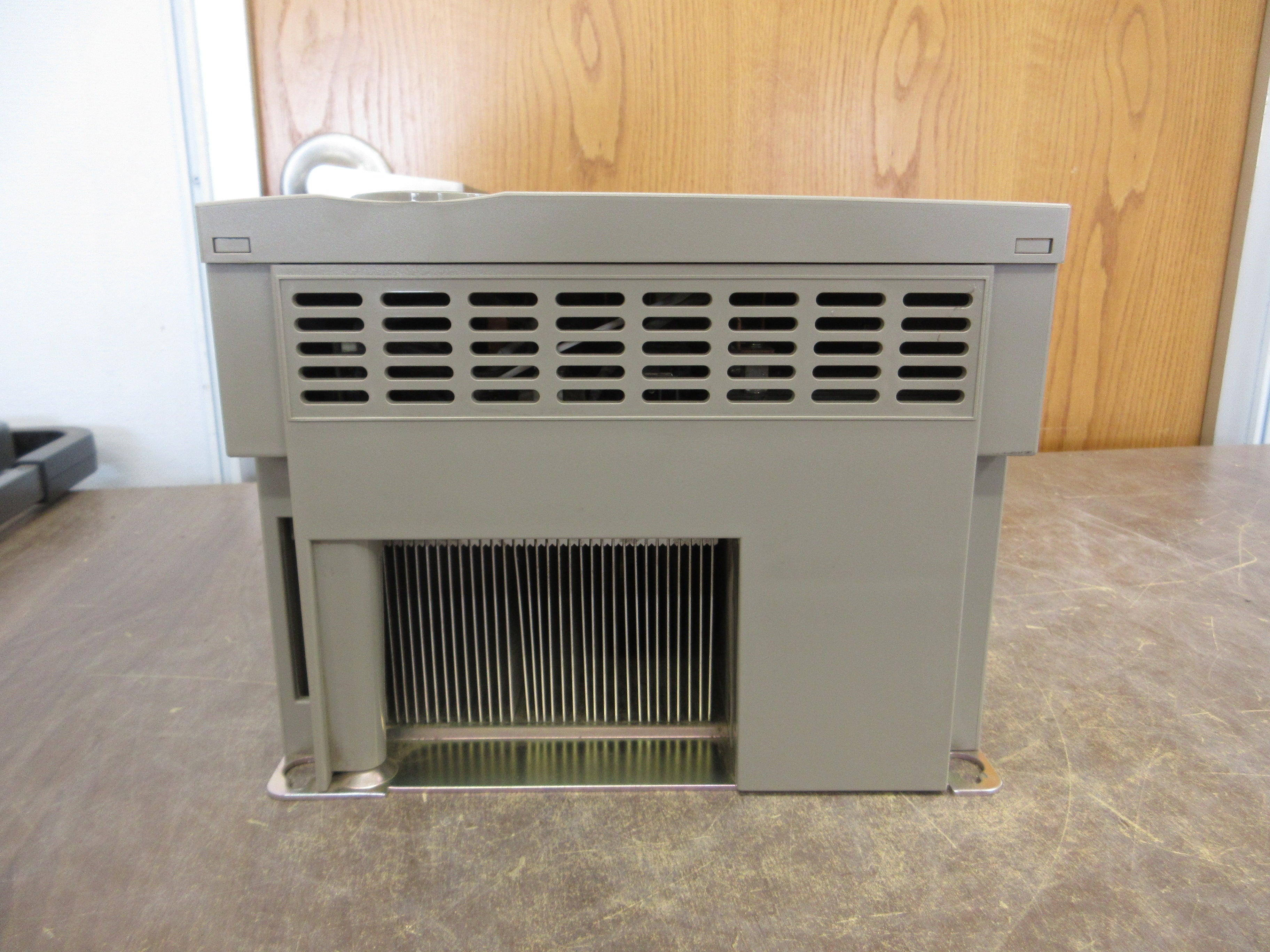 Schneider Electric Altivar AC Drive ATV21HD15N4 20HP 3Ph Used