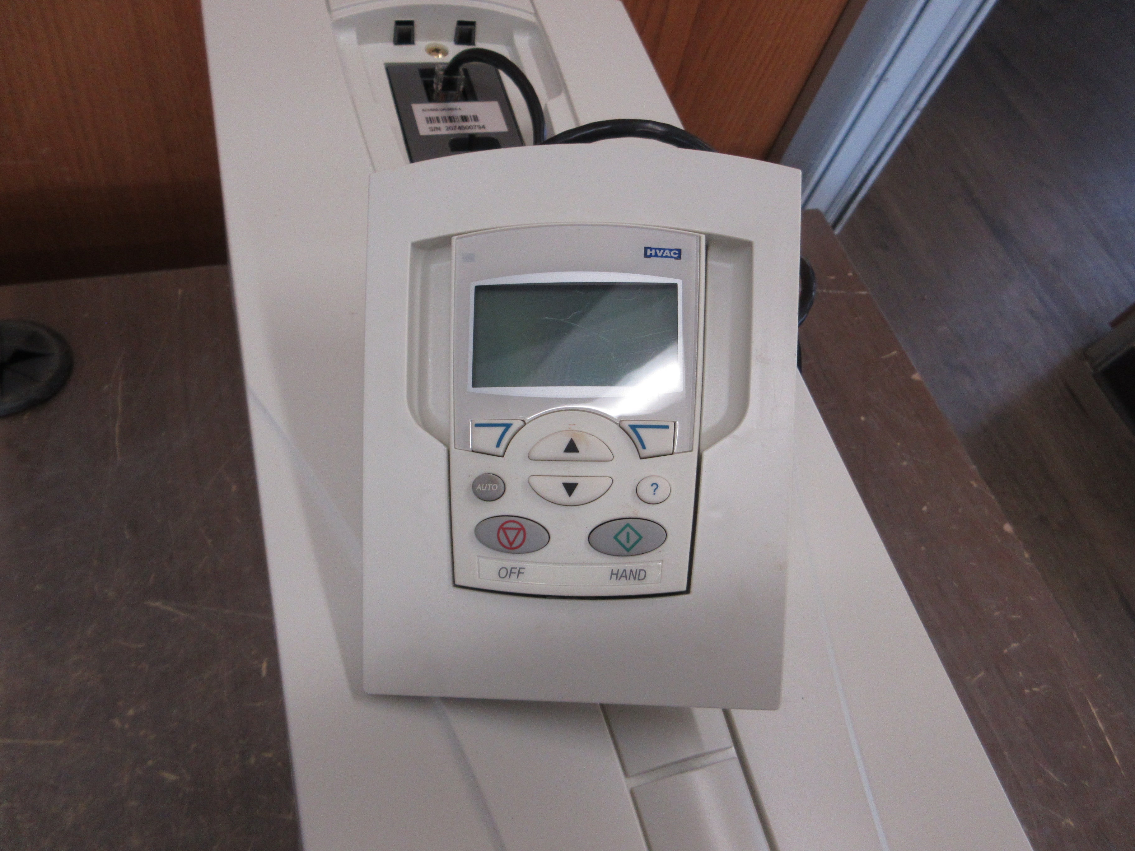 ABB ACH550 AC Drive ACH550-045A-4 30HP 3Ph w/ Keypad & External Mount Used