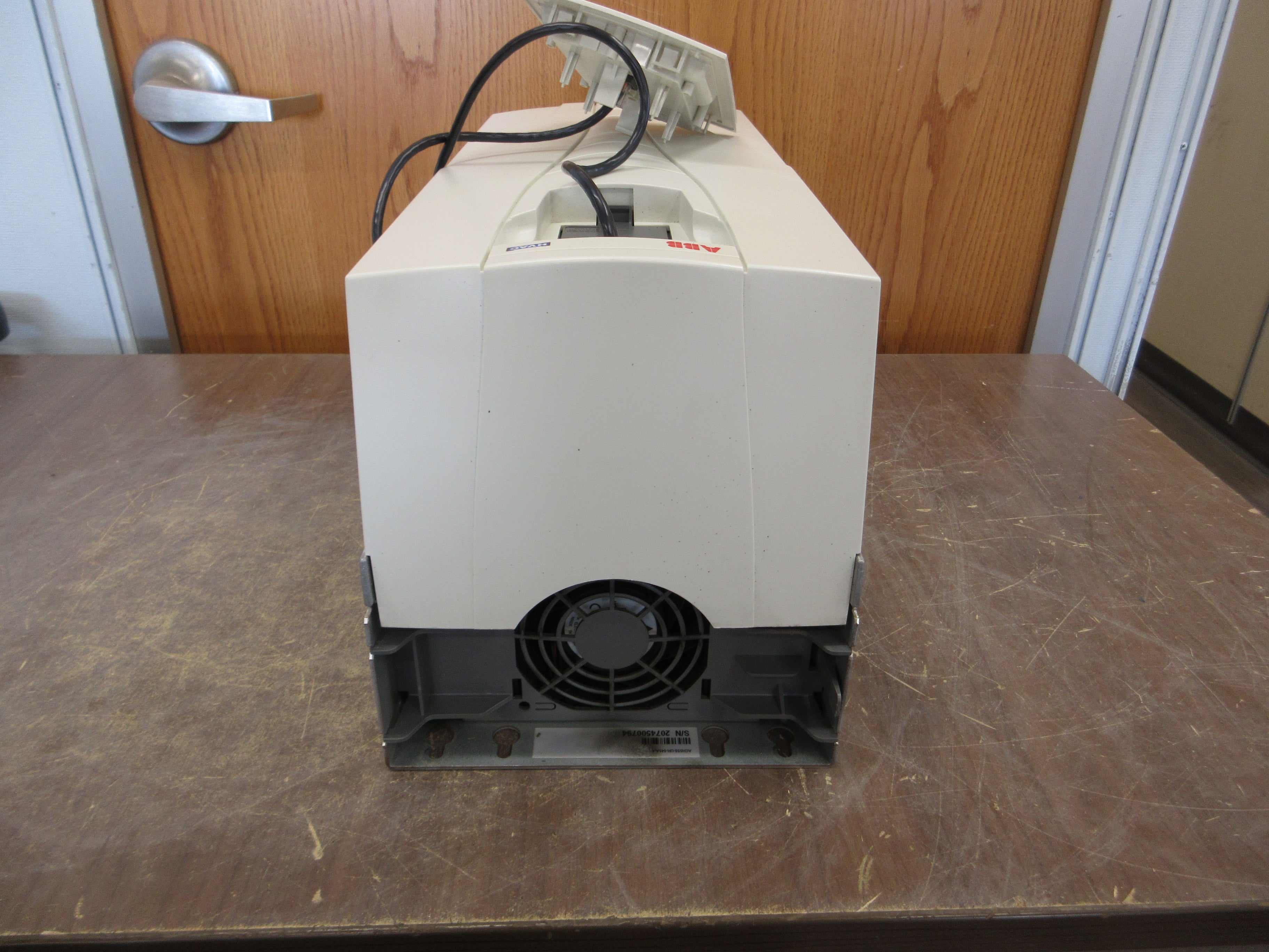 ABB ACH550 AC Drive ACH550-045A-4 30HP 3Ph w/ Keypad & External Mount Used