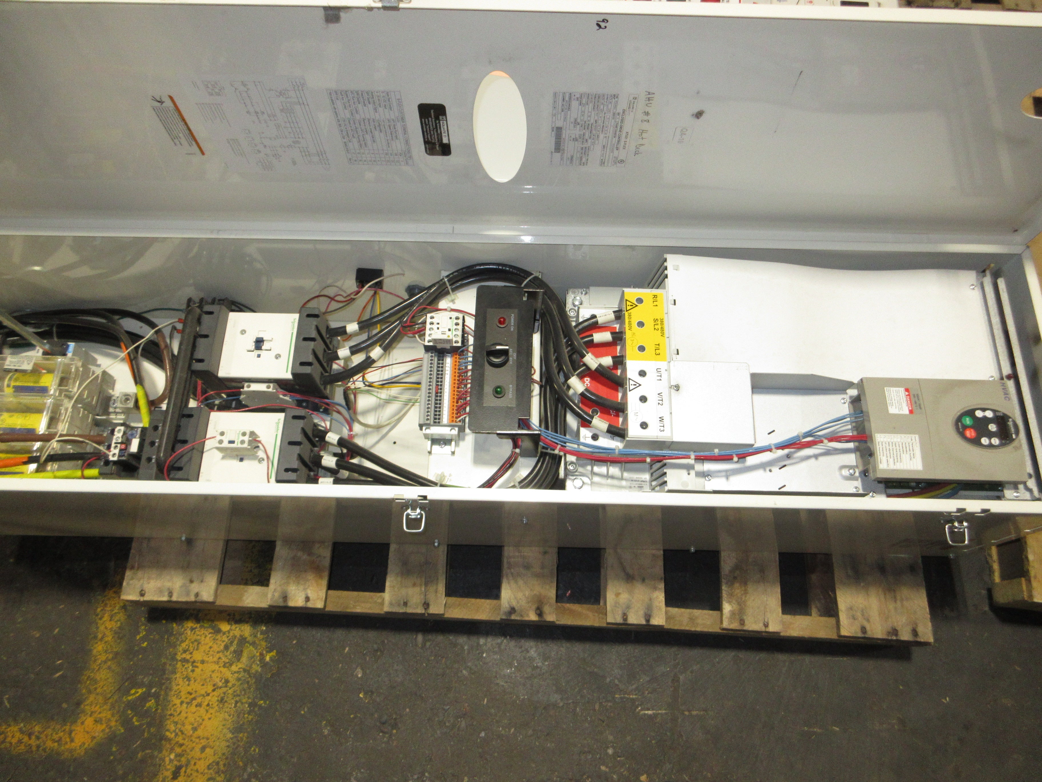 Square D ATV21 S-Flex AC Drive w/ Bypass ATV21HD55N4 Type: SFD21RG4Y Mod: N06