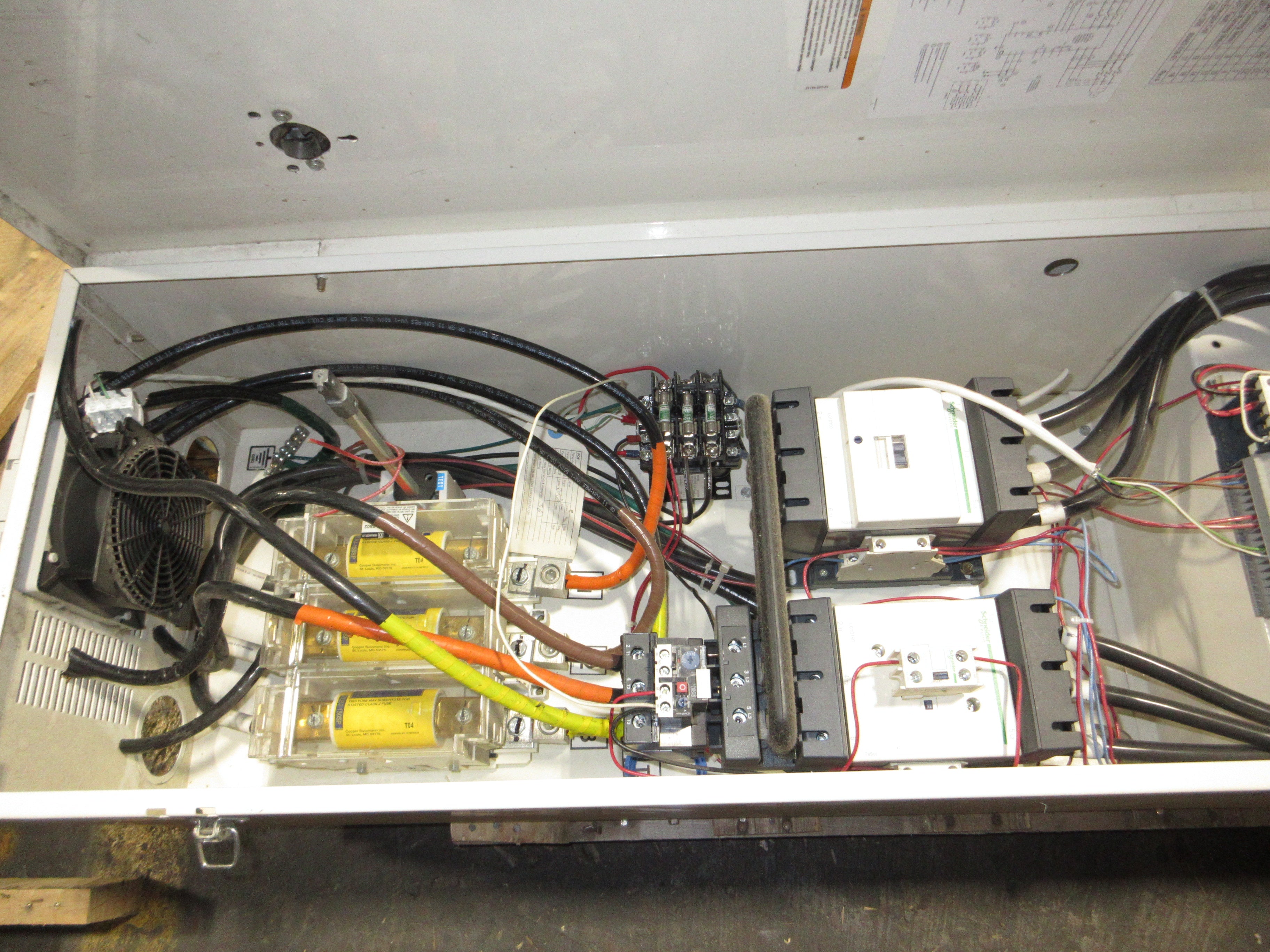 Square D ATV21 S-Flex AC Drive w/ Bypass ATV21HD55N4 Type: SFD21RG4Y Mod: N06