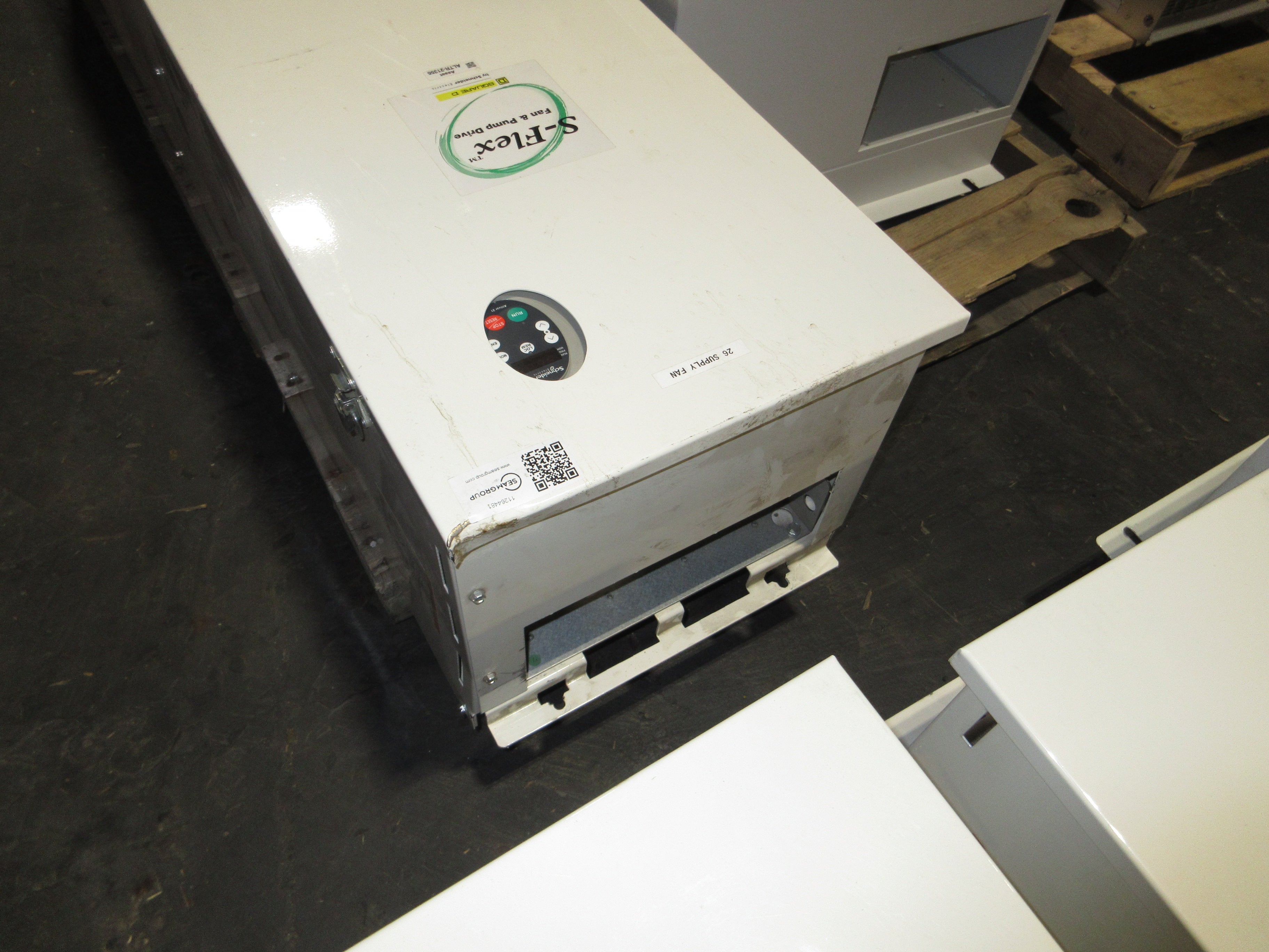 Square D ATV21 S-Flex AC Drive w/ Bypass ATV21HD55N4 Type: SFD21RG4Y Mod: N06