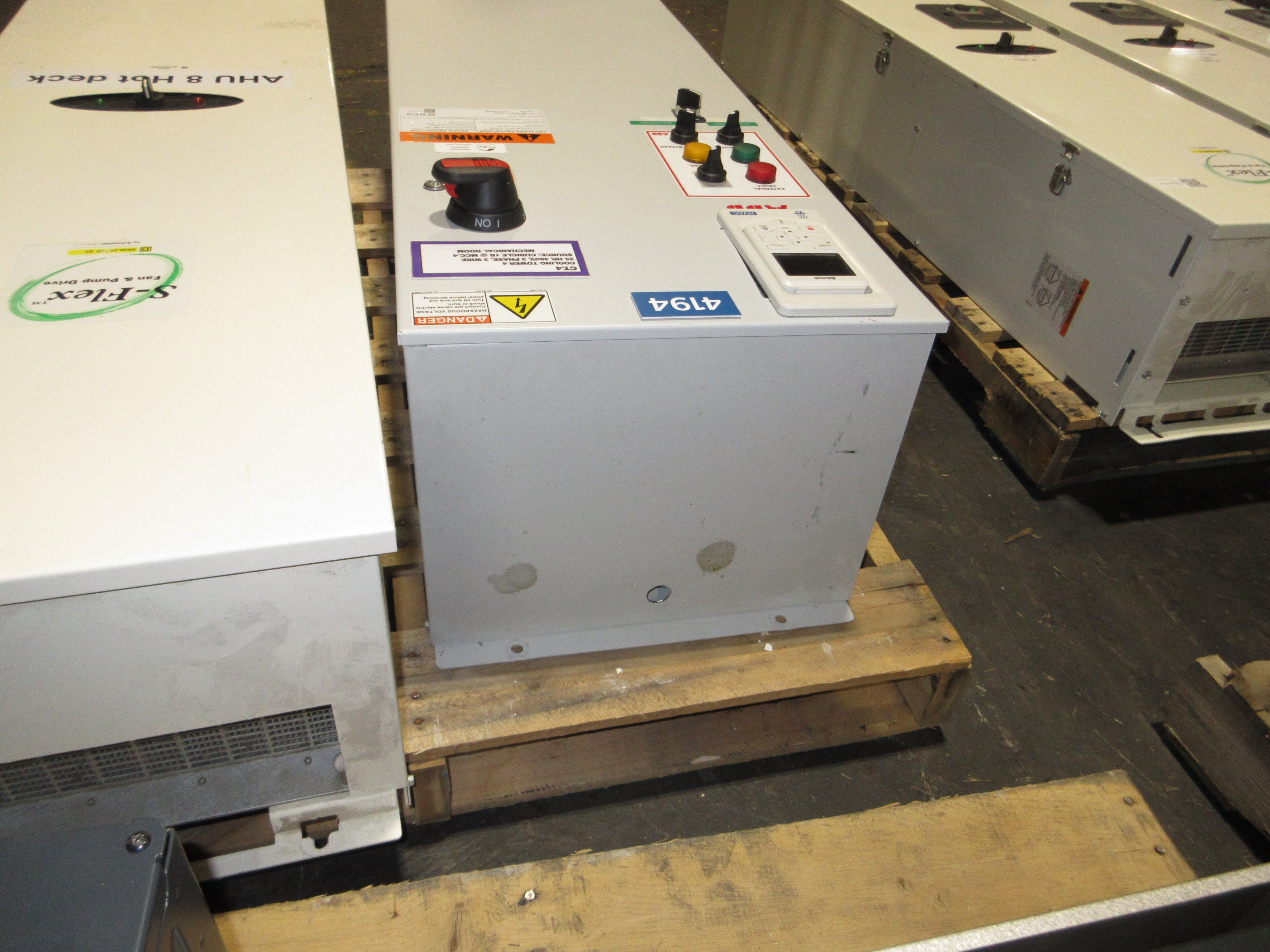 ABB ACH580 AC Drive w/ Bypass ACH580-01-034A-4 25HP 3Ph 460V w/ Keypad Used