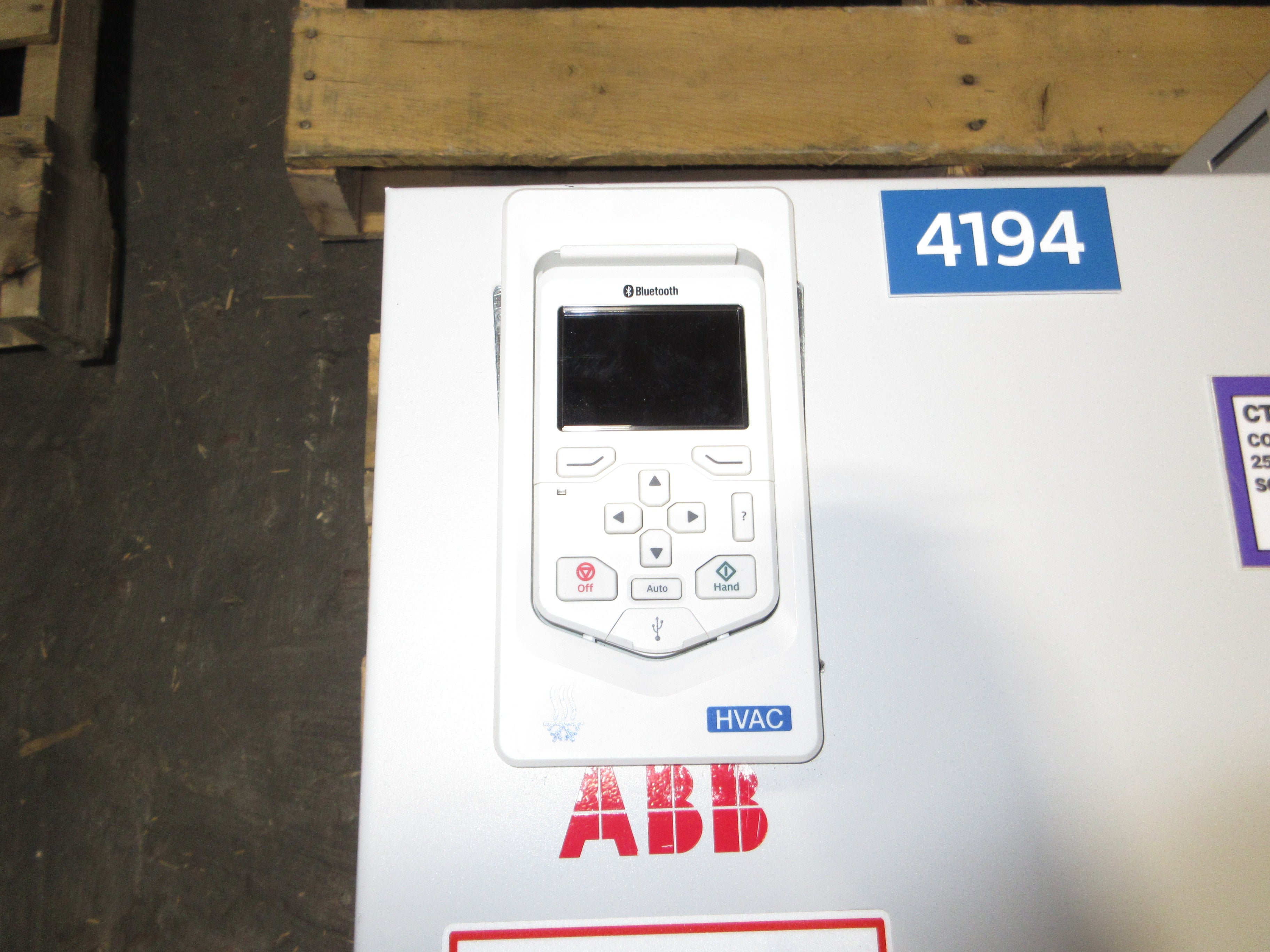 ABB ACH580 AC Drive w/ Bypass ACH580-01-034A-4 25HP 3Ph 460V w/ Keypad Used