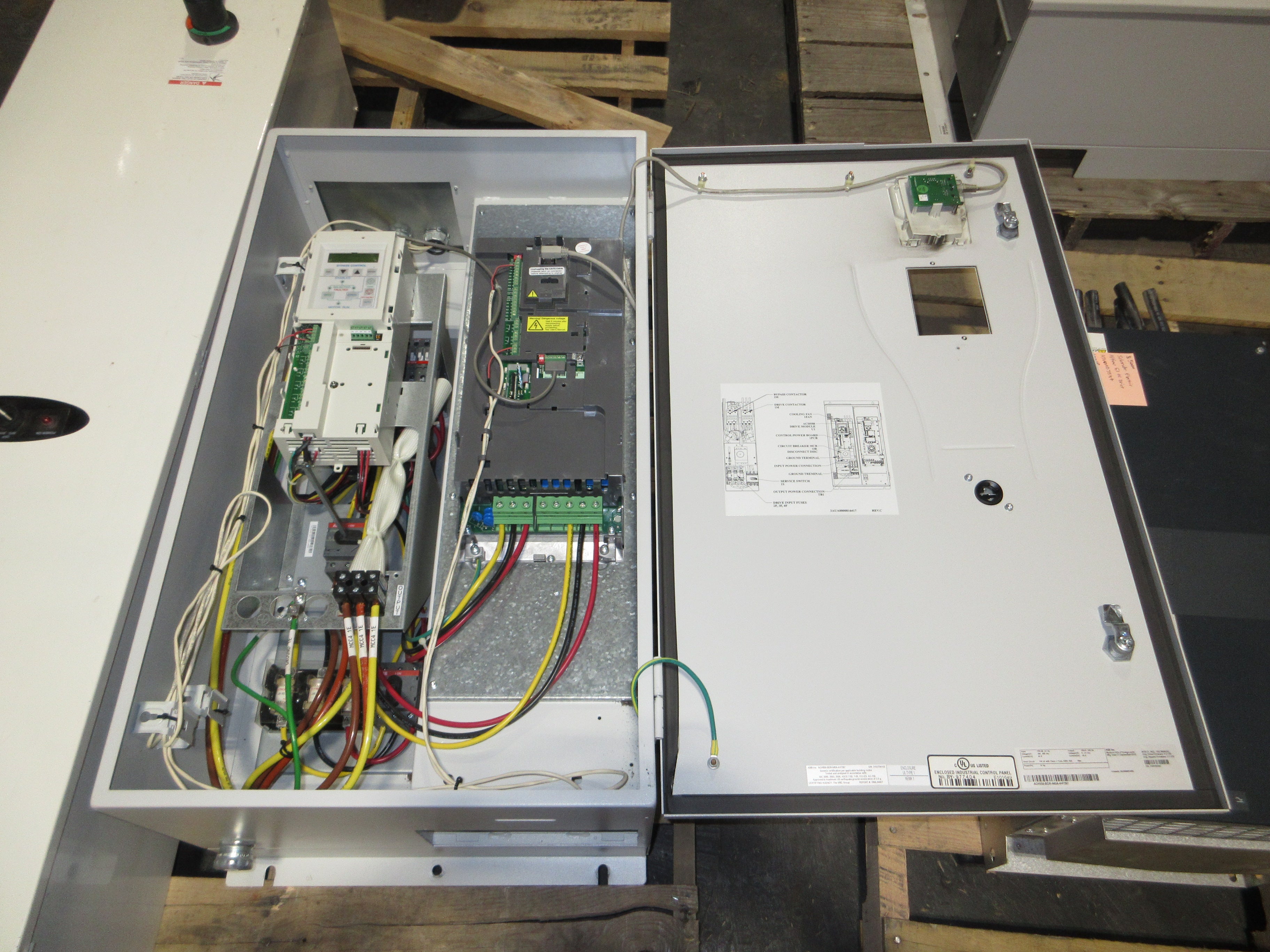 ABB ACH550 AC Drive w/ Bypass ACH550-BDR-045A-4+F267 30HP 3Ph w/ Keypad Used