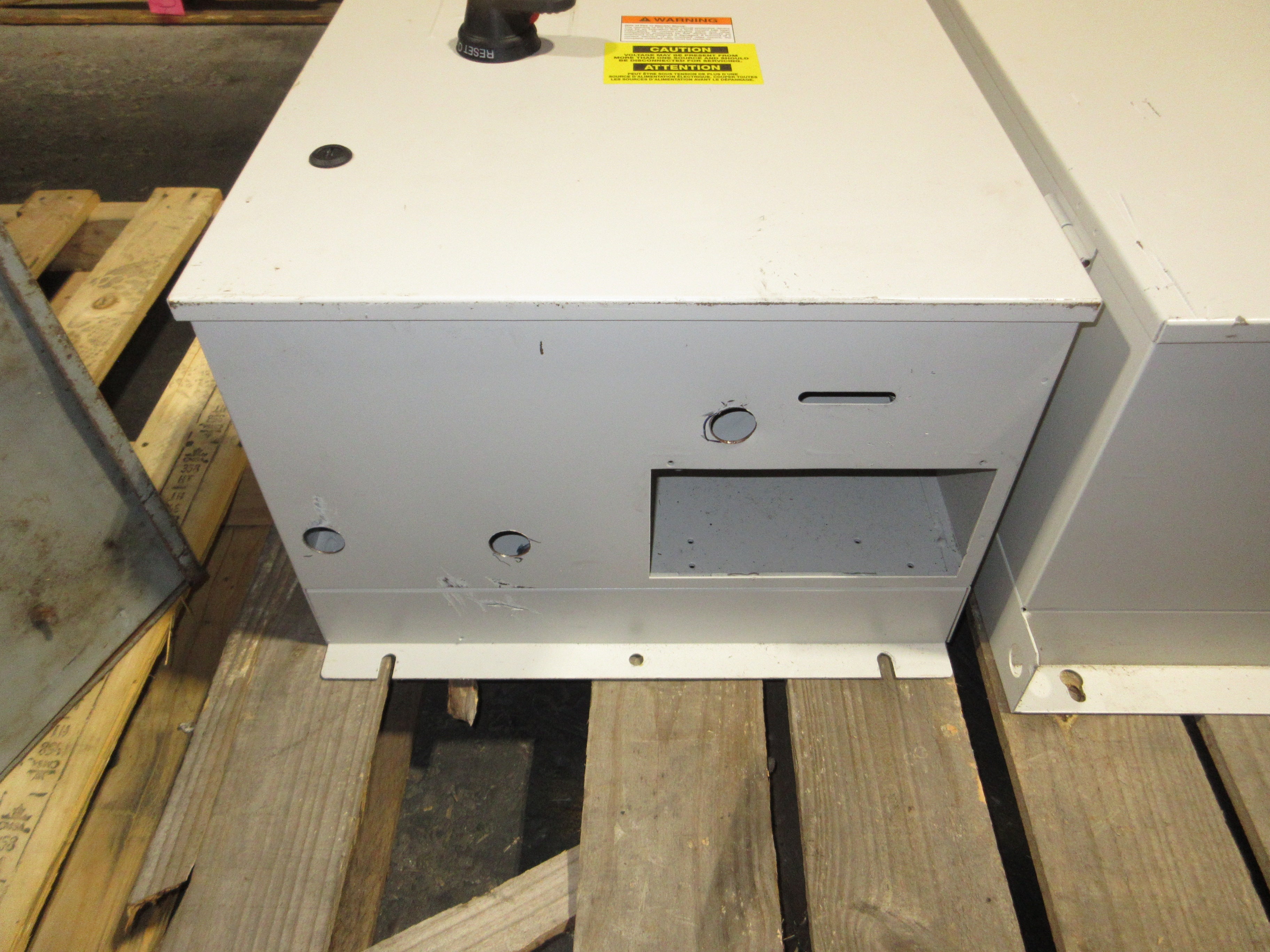 ABB ACH550 AC Drive w/ Bypass ACH550-BCR-031A-4+F267 20HP 3Ph w/ Keypad Used
