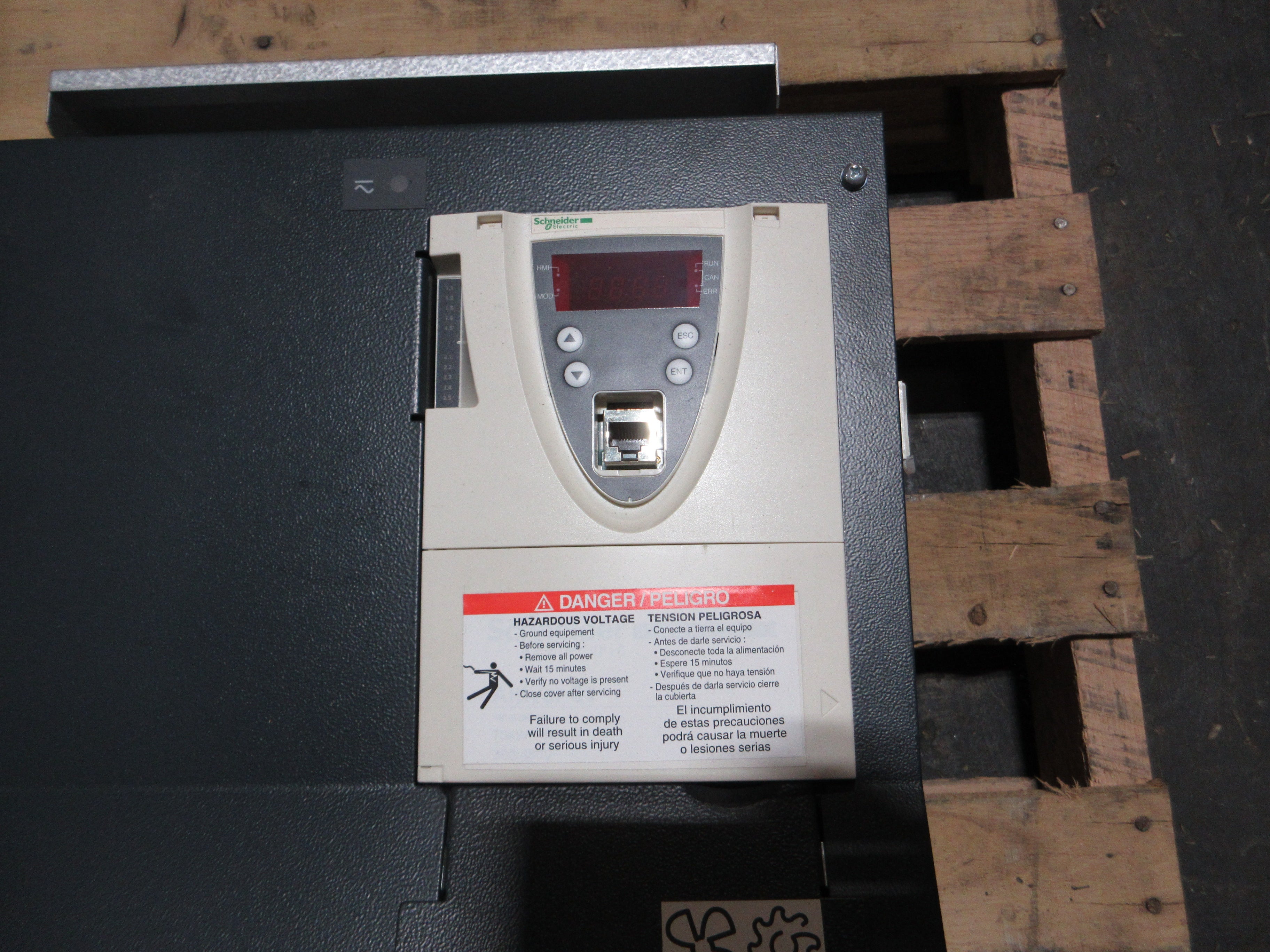 Schneider Electric Altivar 61 AC Drive ATV61HD75N4 100HP 3Ph Used