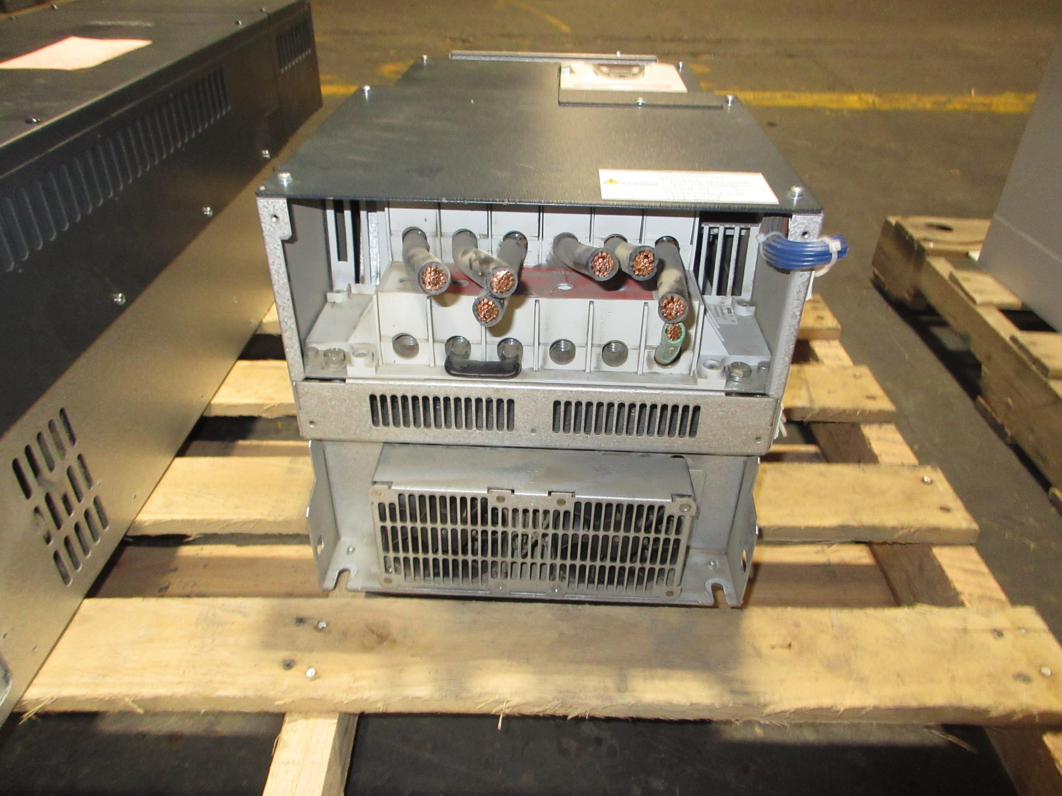 Schneider Electric Altivar 61 AC Drive ATV61HD75N4 100HP 3Ph Used