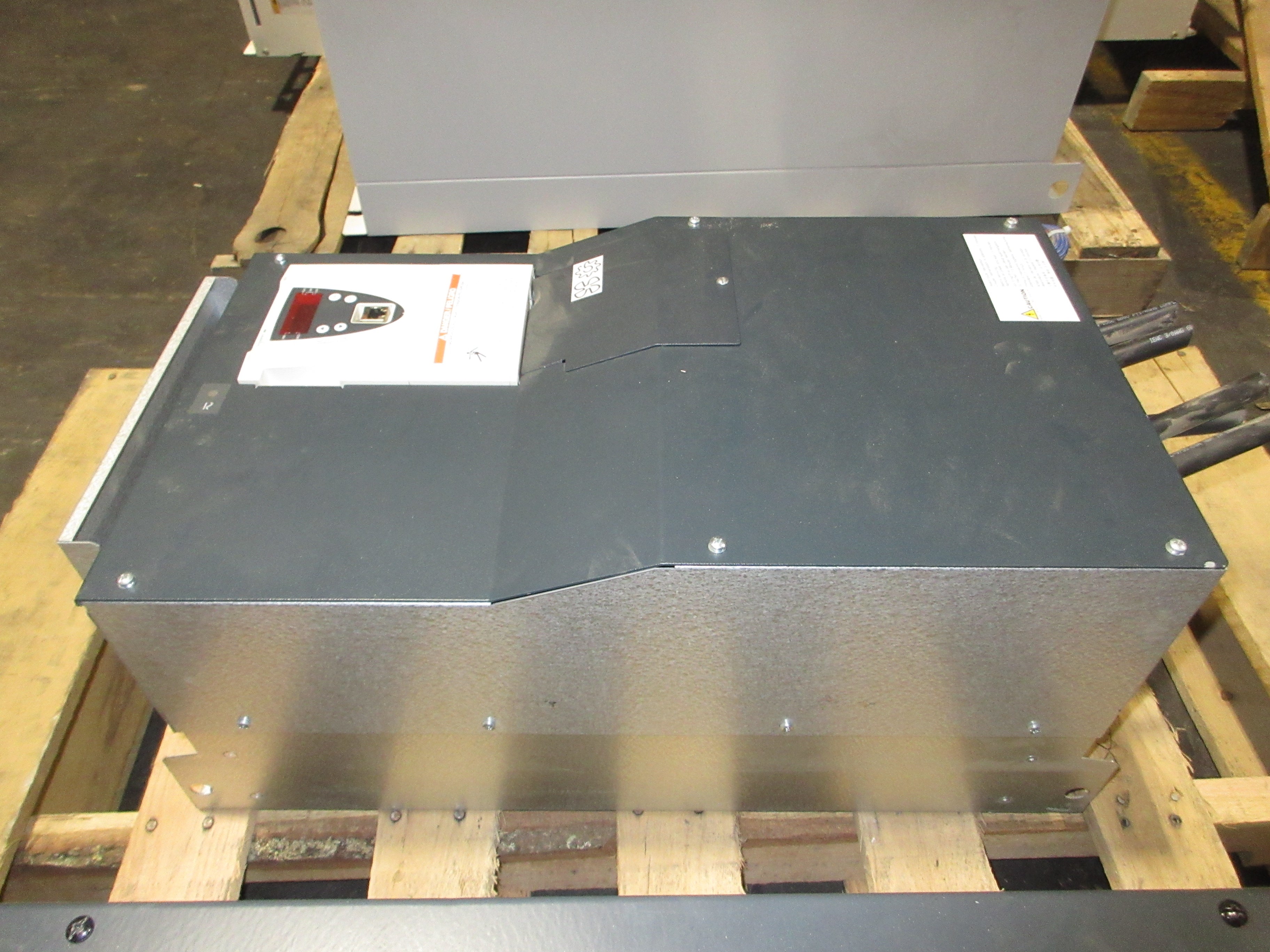 Schneider Electric Altivar 61 AC Drive ATV61HD75N4 100HP 3Ph Used