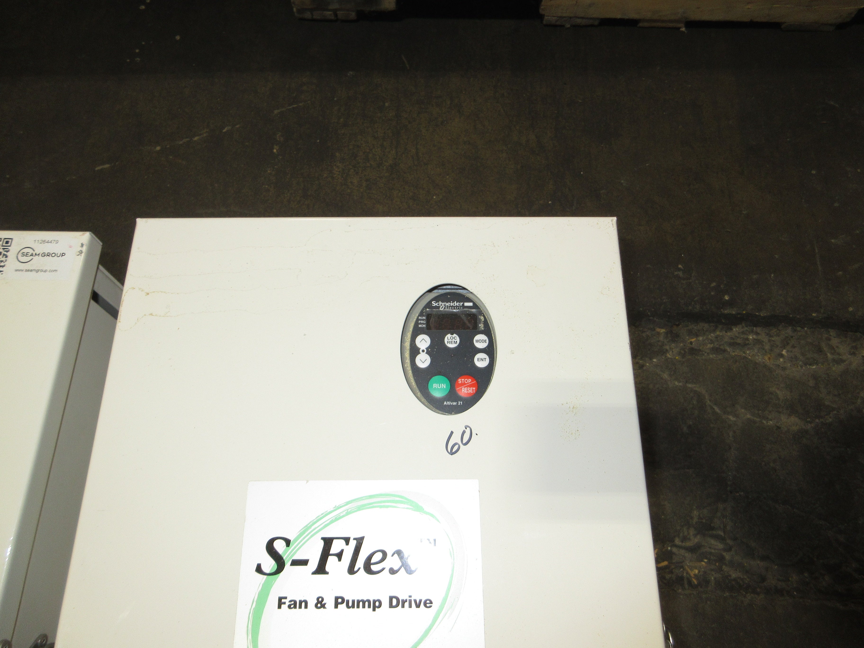 Square D ATV21 S-Flex AC Drive w/ Bypass ATV21HD37N4 Type: SFD21PG4Y 50HP Used