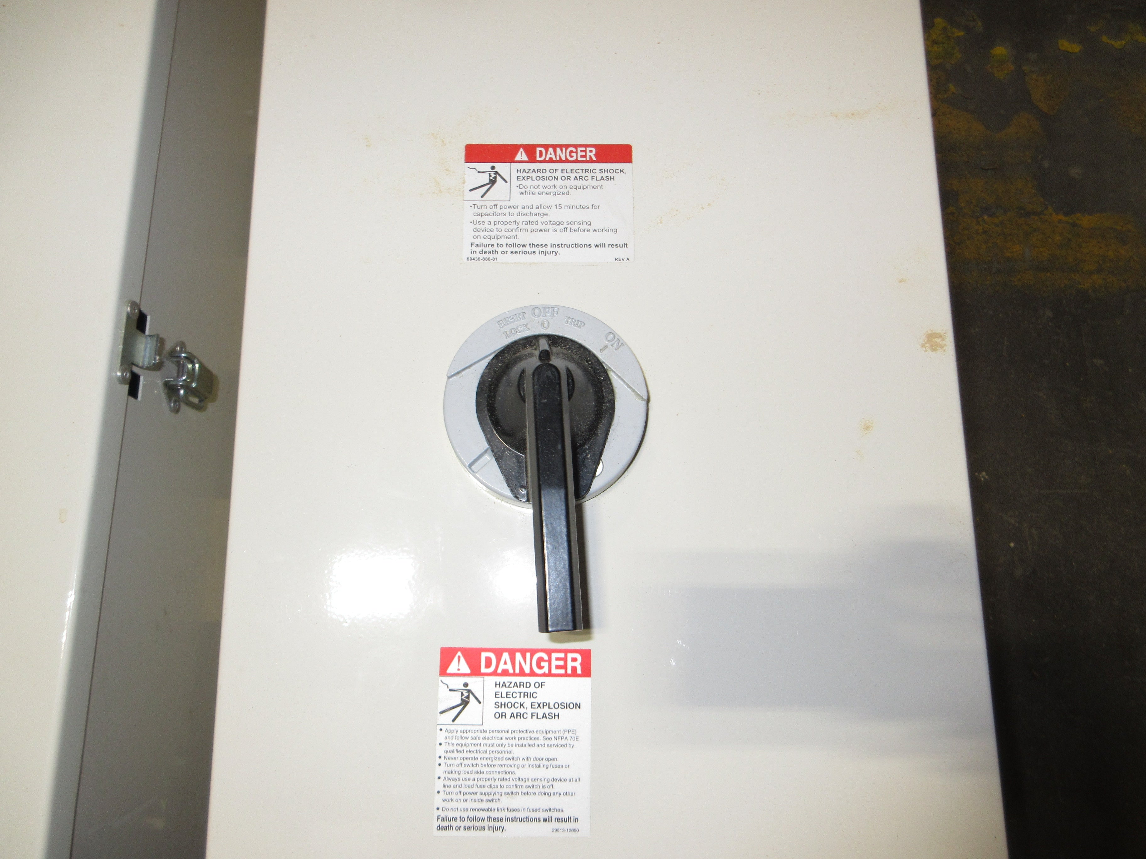 Square D ATV21 S-Flex AC Drive w/ Bypass ATV21HD37N4 Type: SFD21PG4Y 50HP Used