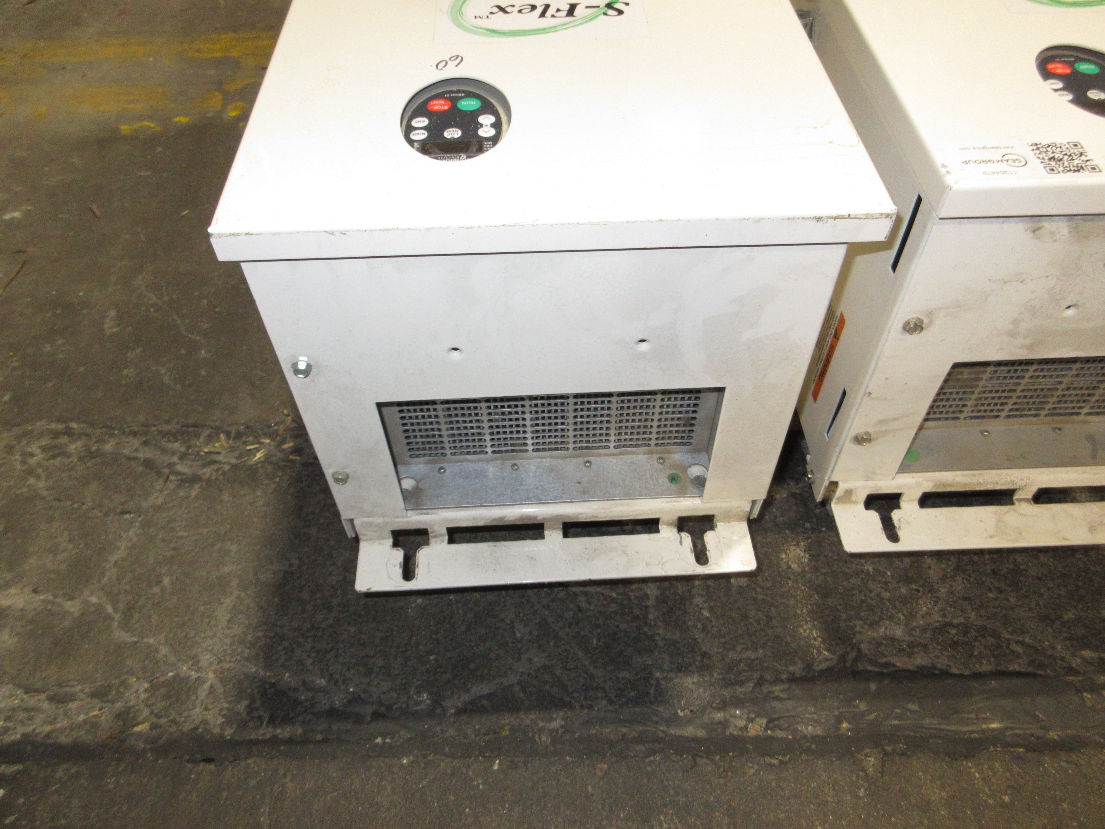 Square D ATV21 S-Flex AC Drive w/ Bypass ATV21HD37N4 Type: SFD21PG4Y 50HP Used