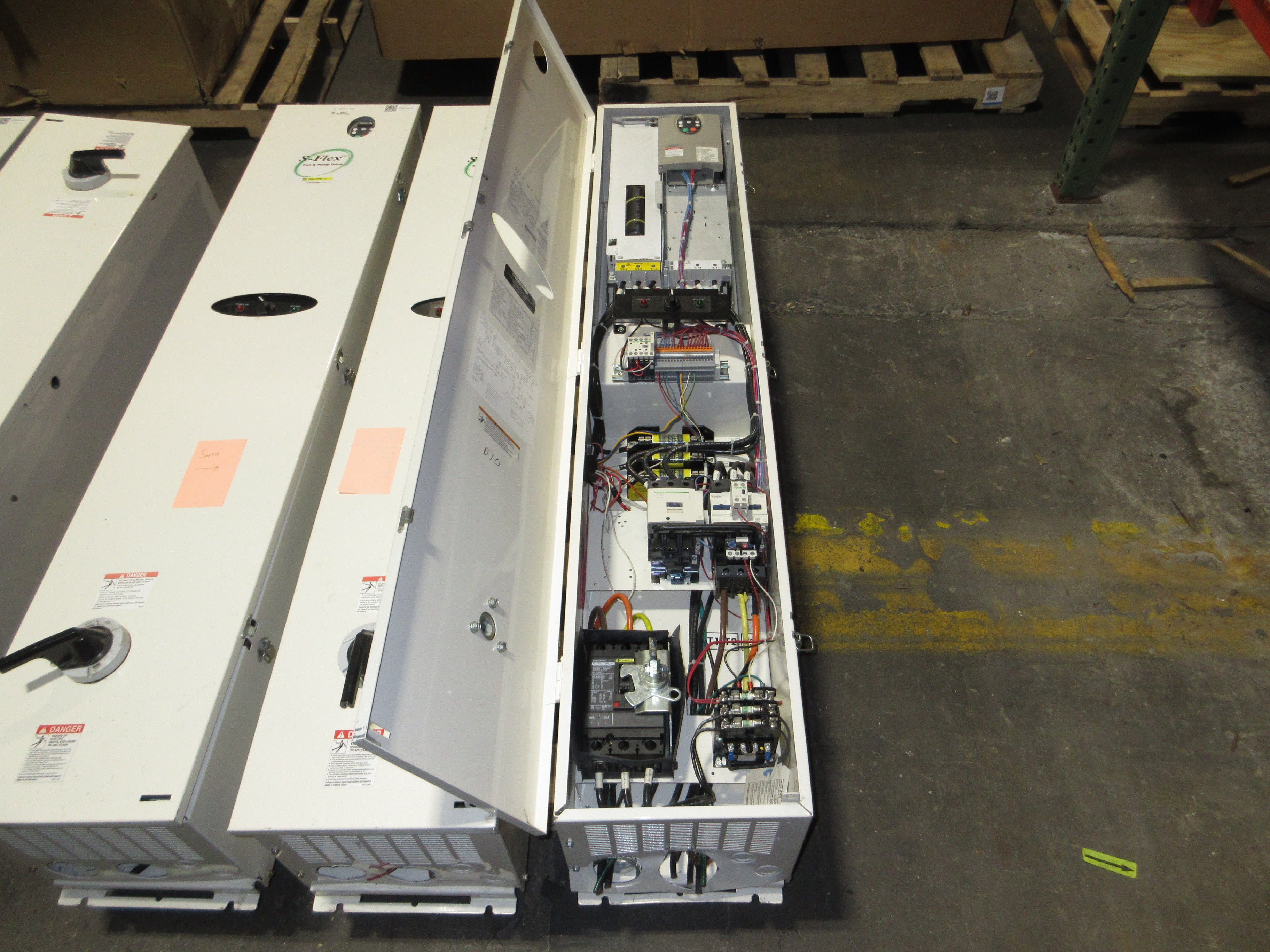 Square D ATV21 S-Flex AC Drive w/ Bypass ATV21HD37N4 Type: SFD21PG4Y 50HP Used