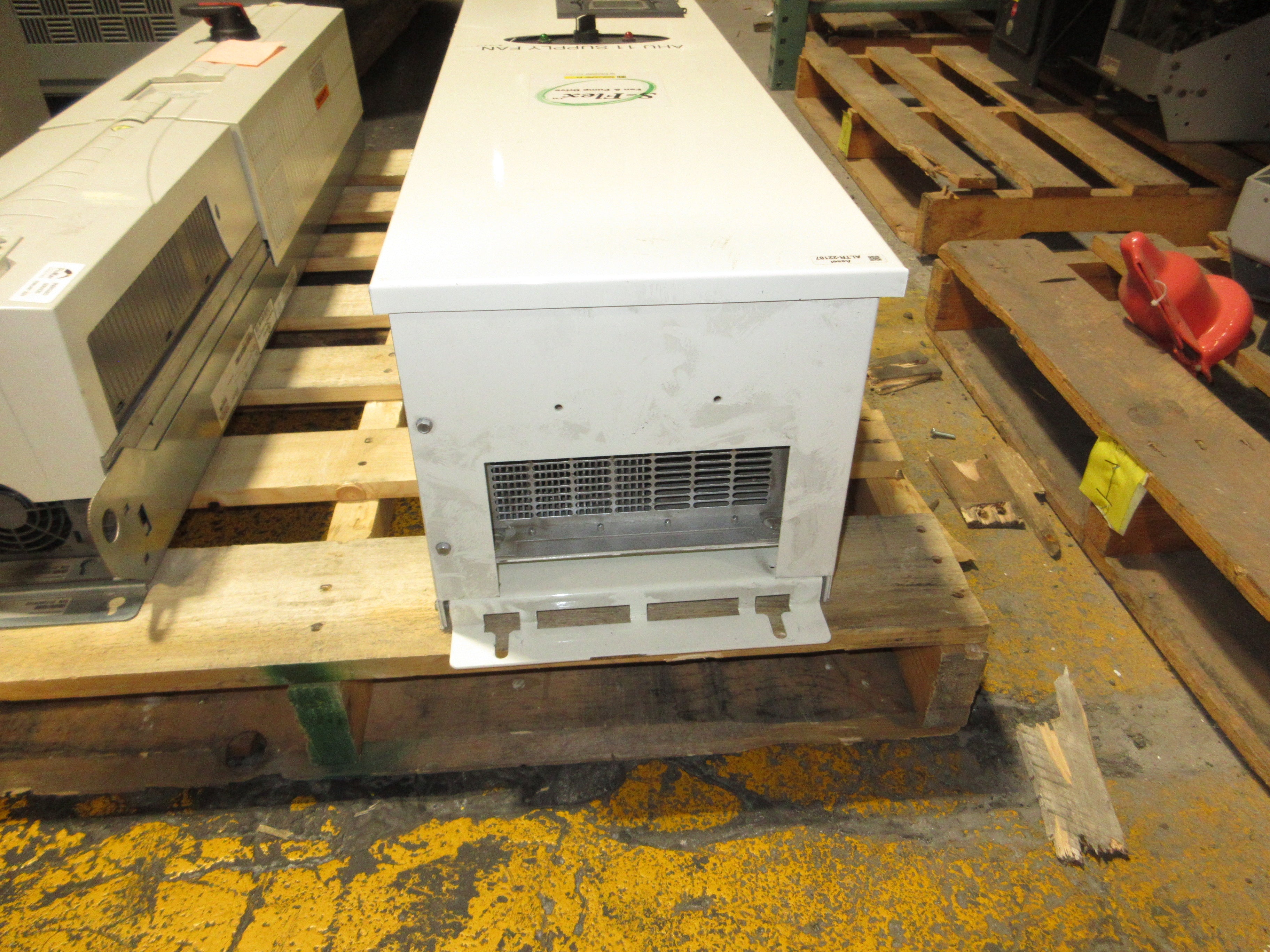 Square D ATV212 S-Flex AC Drive w/ Bypass ATV212HD22N4 Type: SFD212MG4Y Mod: D07