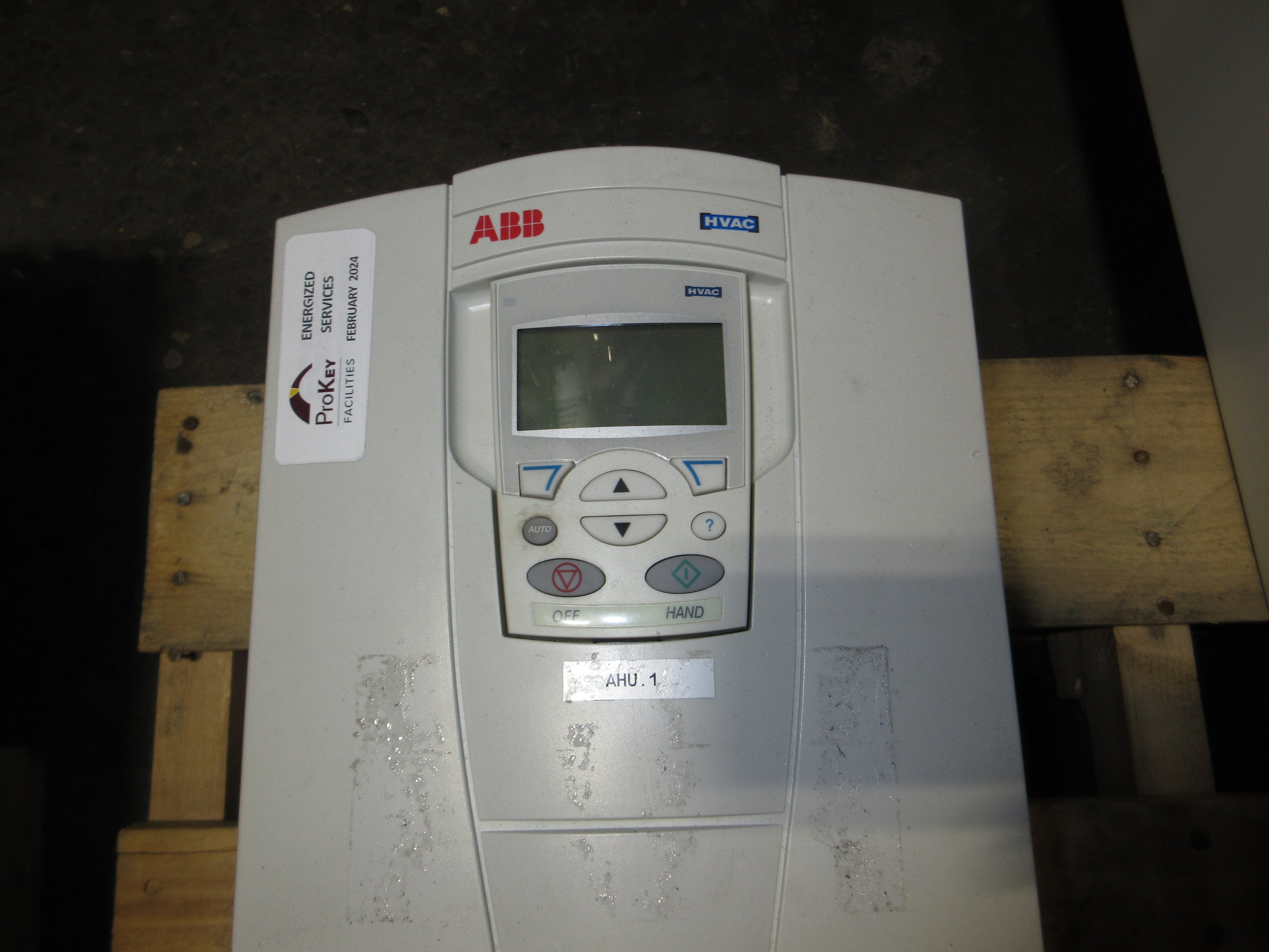 ABB ACH550 AC Drive w/ Bypass ACH550-VDR-031A-4+F267 20HP 3Ph w/ Keypad Used