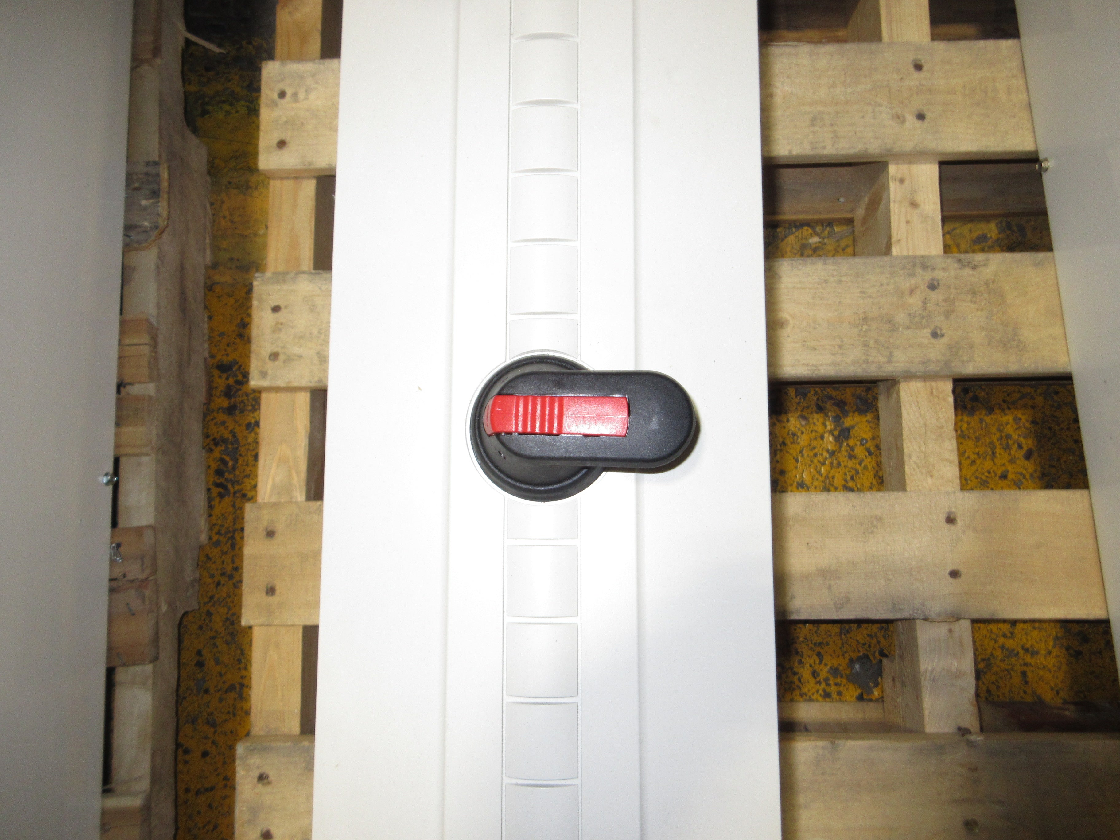 ABB ACH550 AC Drive w/ Bypass ACH550-VDR-031A-4+F267 20HP 3Ph w/ Keypad Used