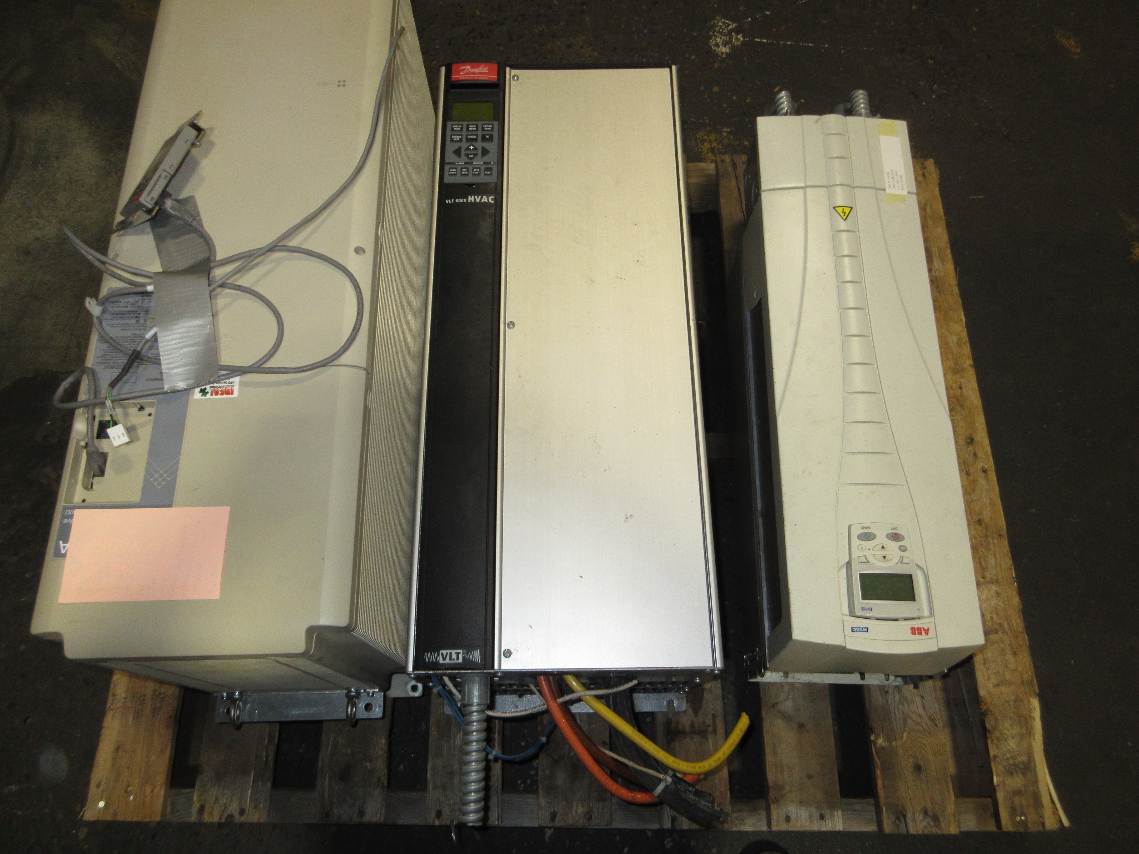 Danfoss VLT 6000 AC Drive 175Z3437 75HP 3Ph w/ Keypad Used