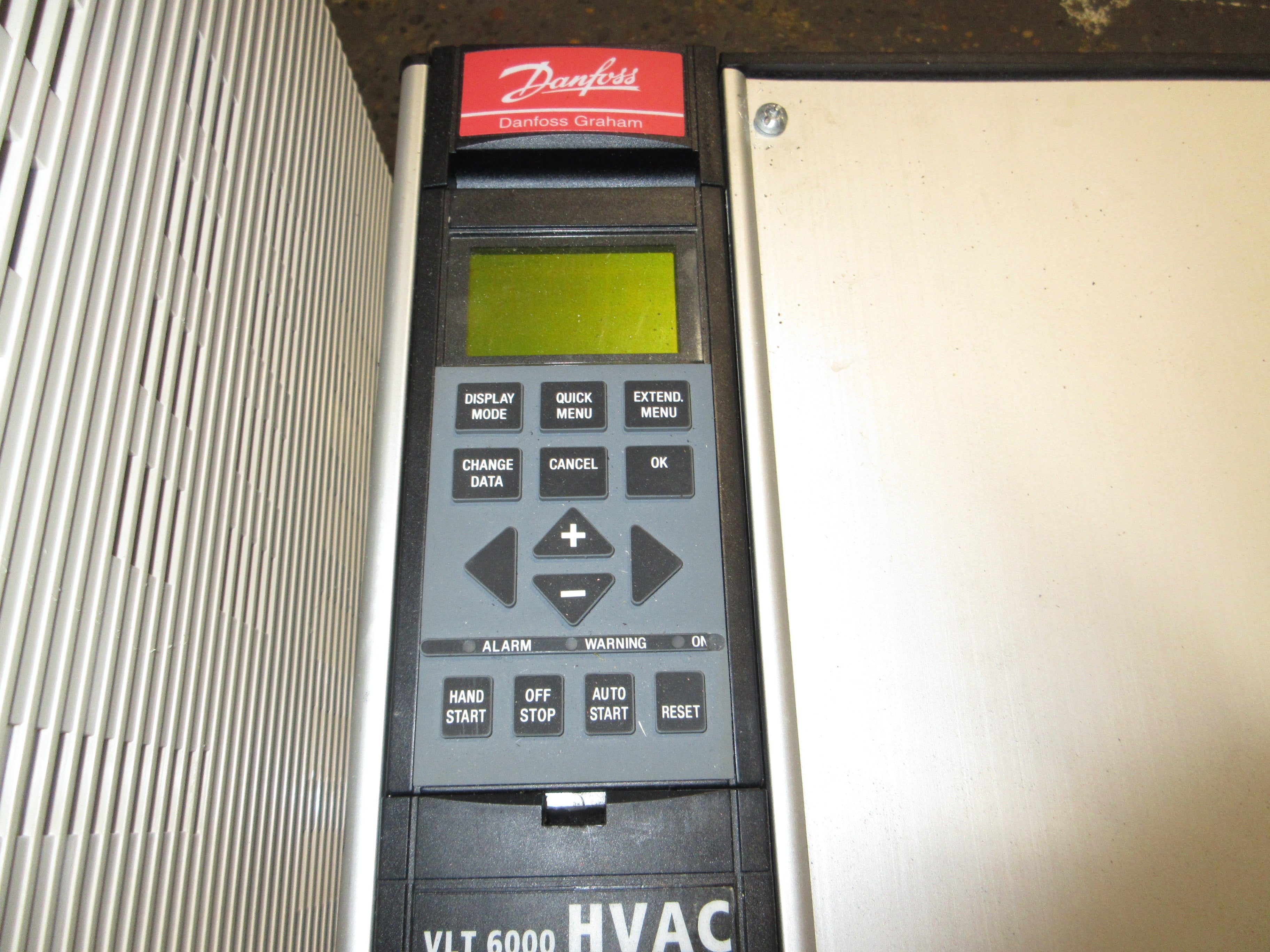 Danfoss VLT 6000 AC Drive 175Z3437 75HP 3Ph w/ Keypad Used