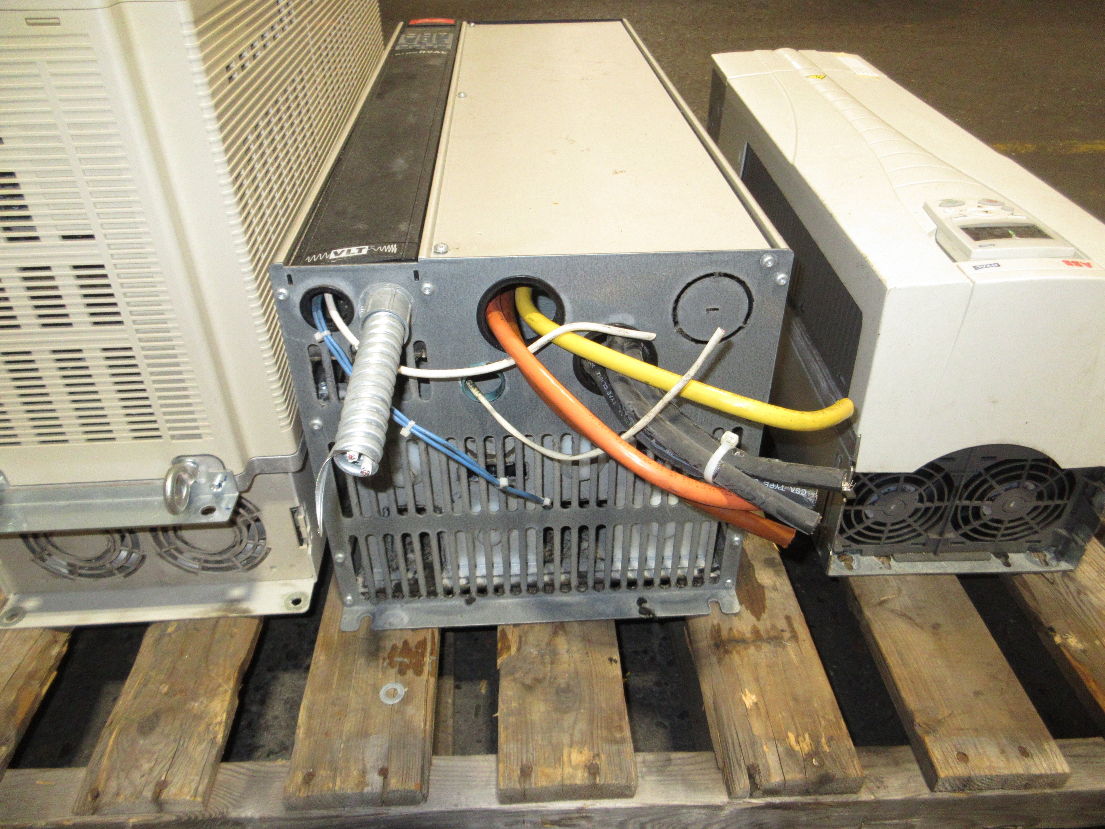 Danfoss VLT 6000 AC Drive 175Z3437 75HP 3Ph w/ Keypad Used