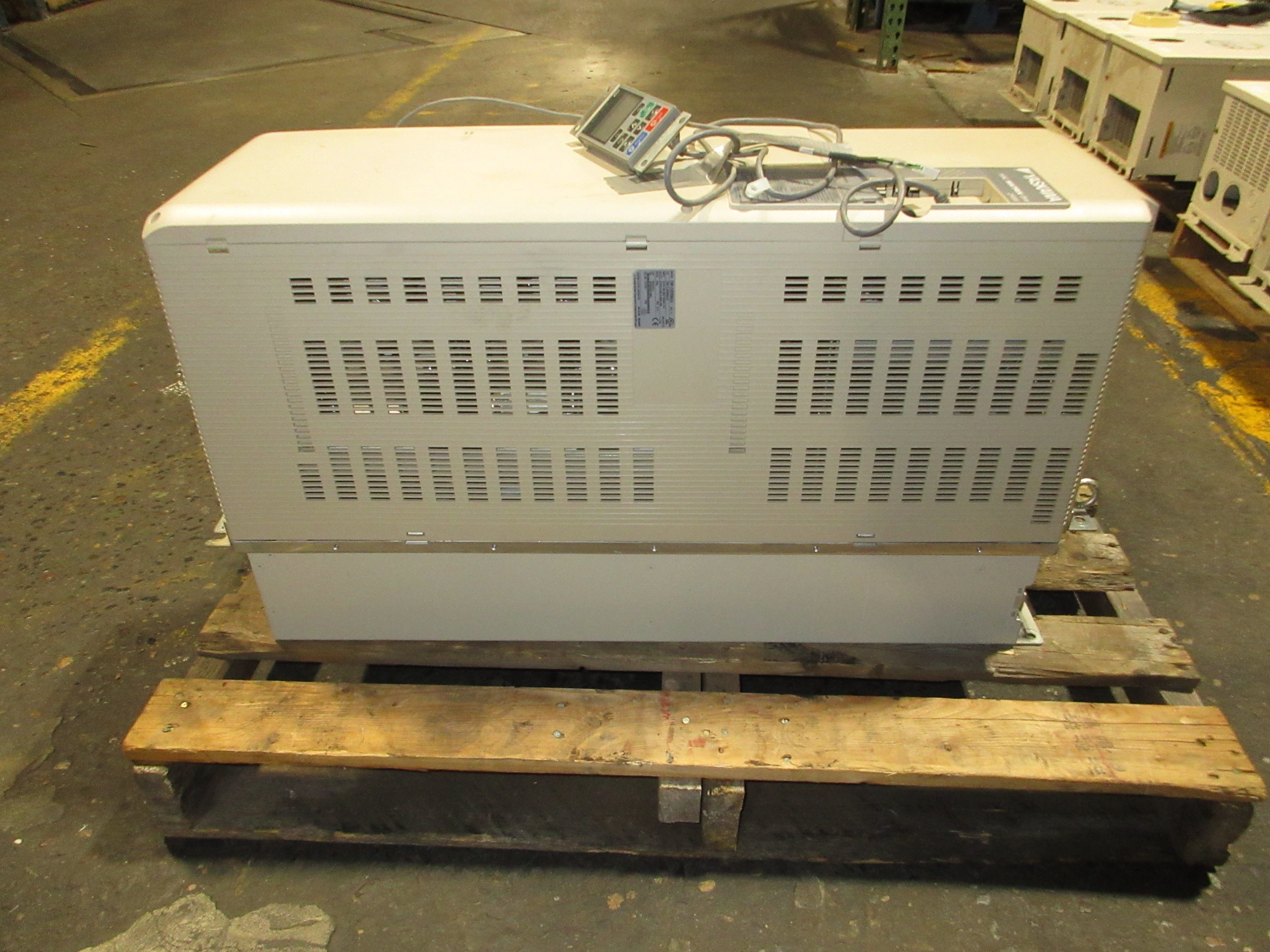 Yaskawa Z1000U Matrix AC Drive CIMR-ZU4E0096AUA Rev. A 75HP 3Ph w/ Keypad Used