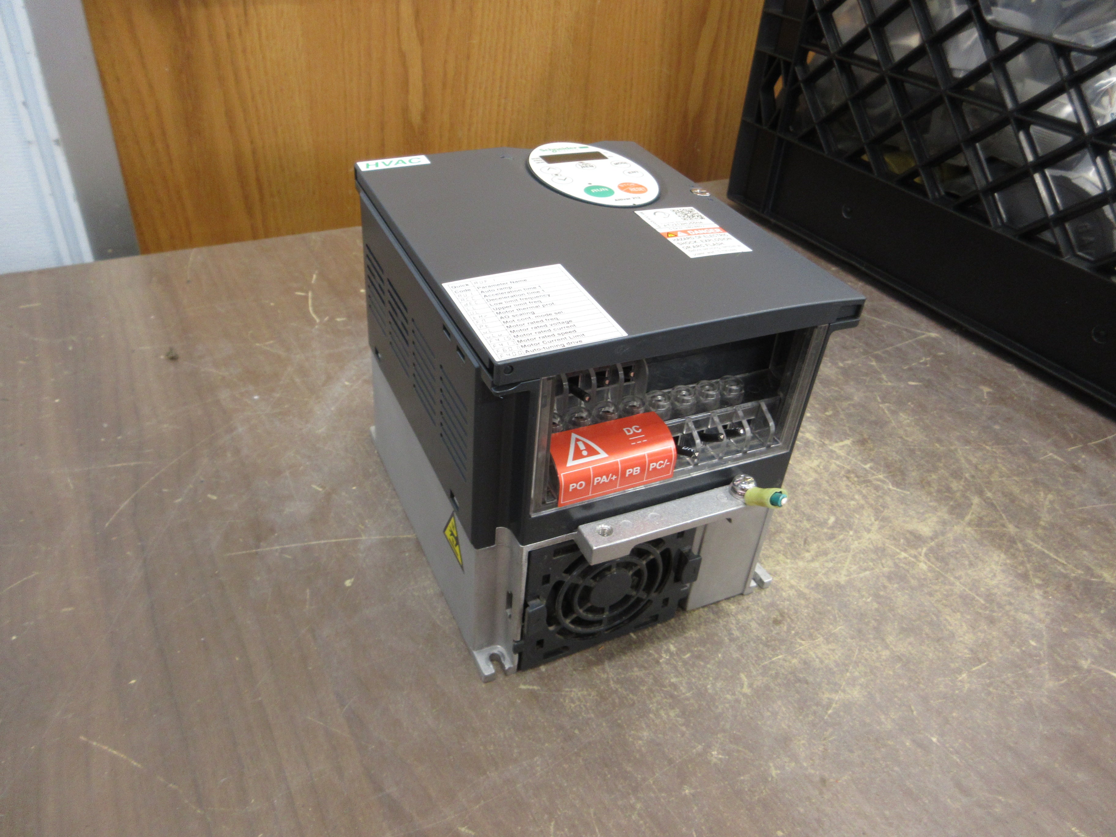 Schneider Electric Altivar AC Drive ATV212HU55N4 7.5HP 3Ph Used