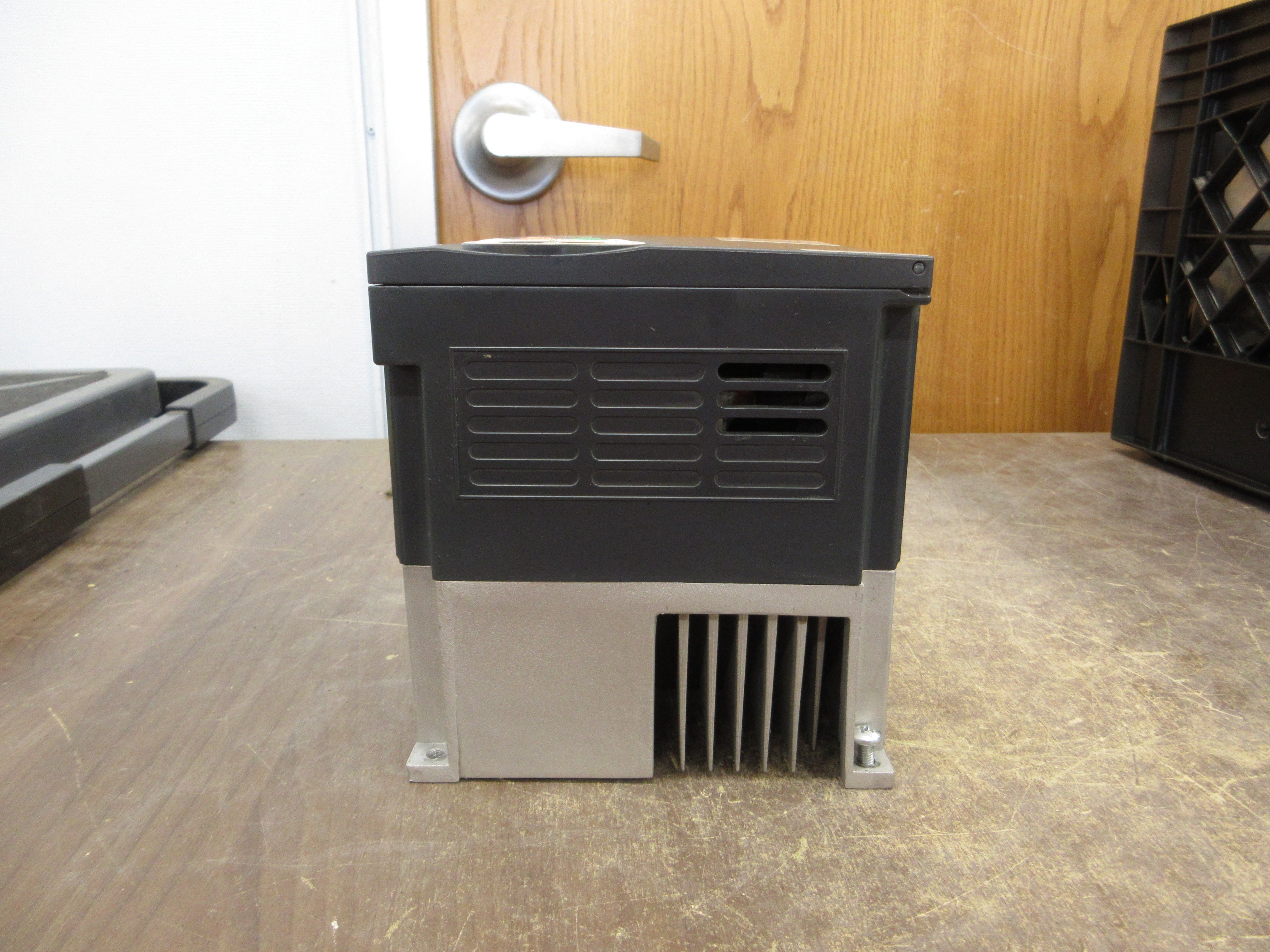 Schneider Electric Altivar AC Drive ATV212HU55N4 7.5HP 3Ph Used