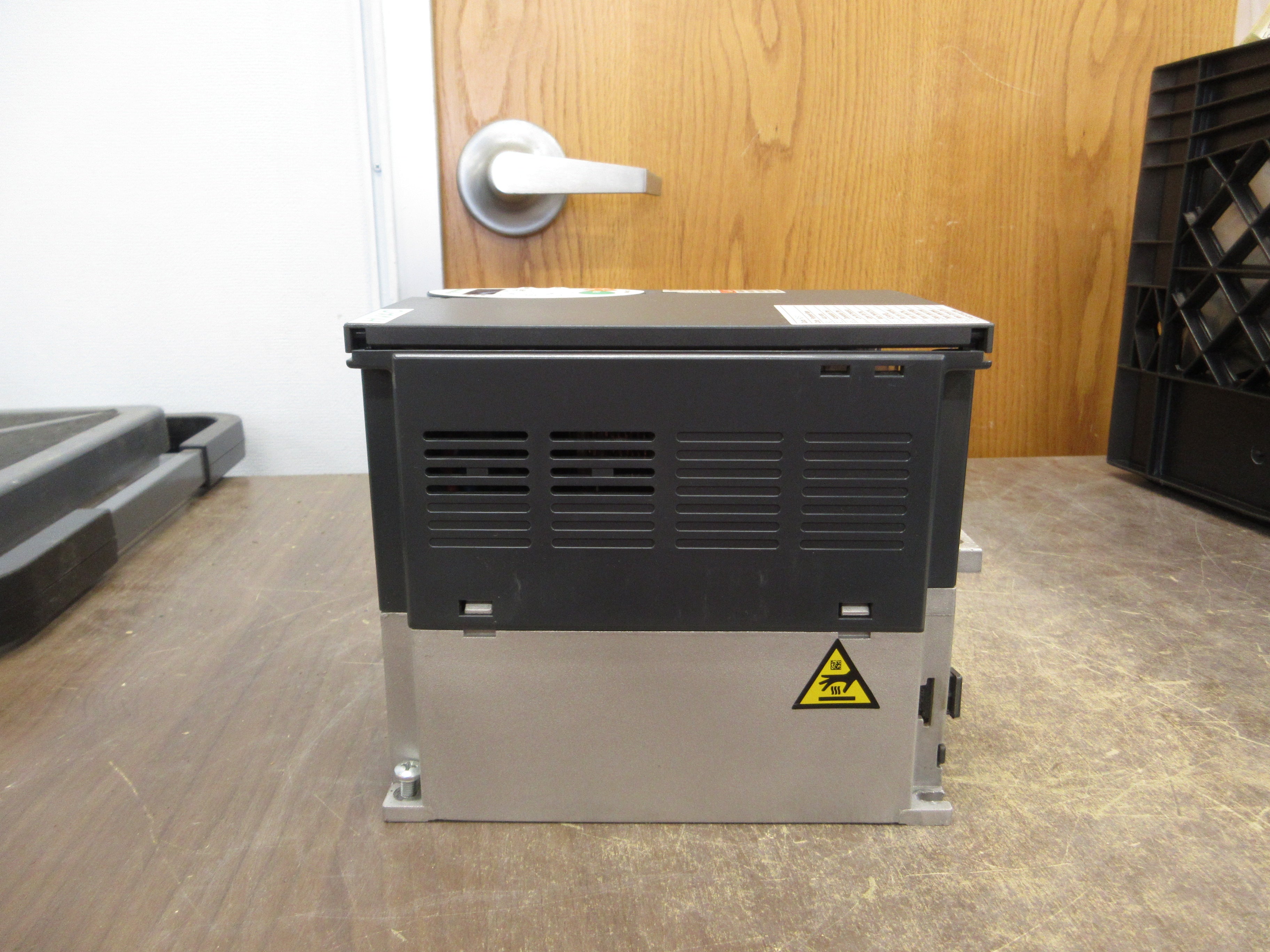 Schneider Electric Altivar AC Drive ATV212HU55N4 7.5HP 3Ph Used