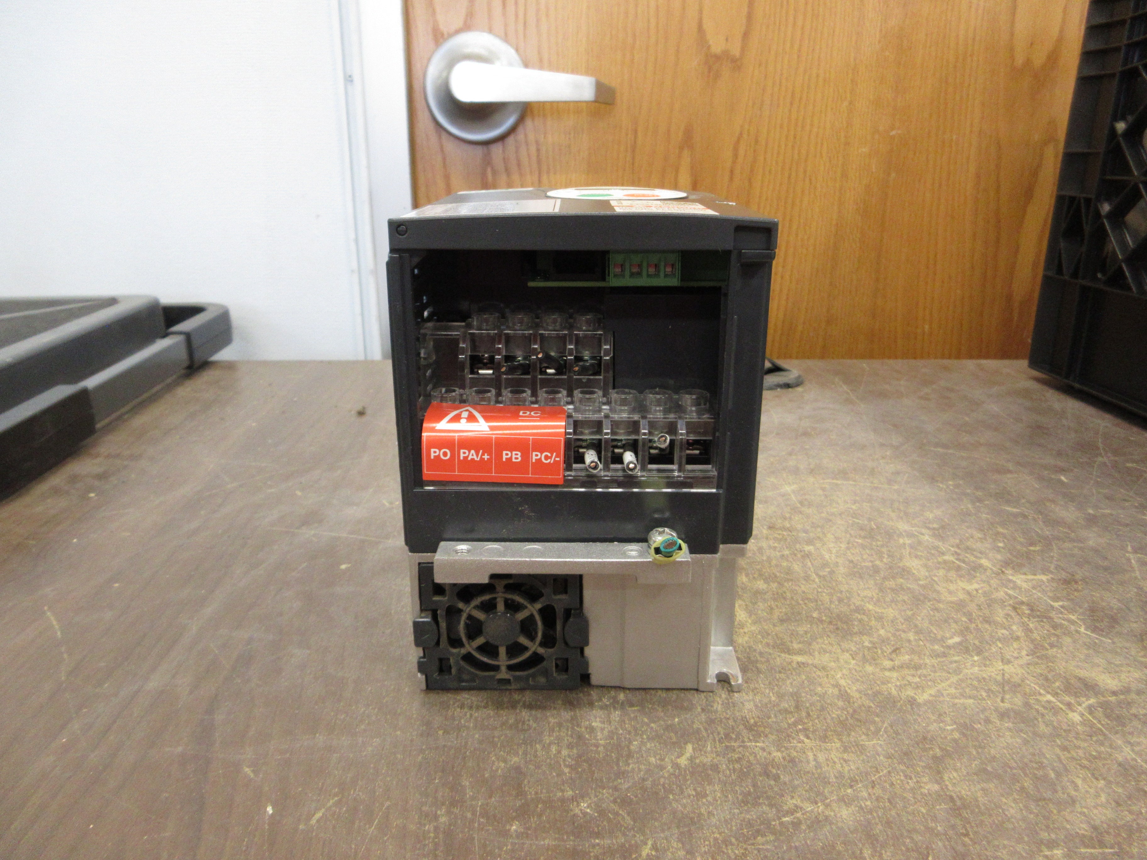 Schneider Electric Altivar AC Drive ATV212HU15N4 2HP 3Ph Used