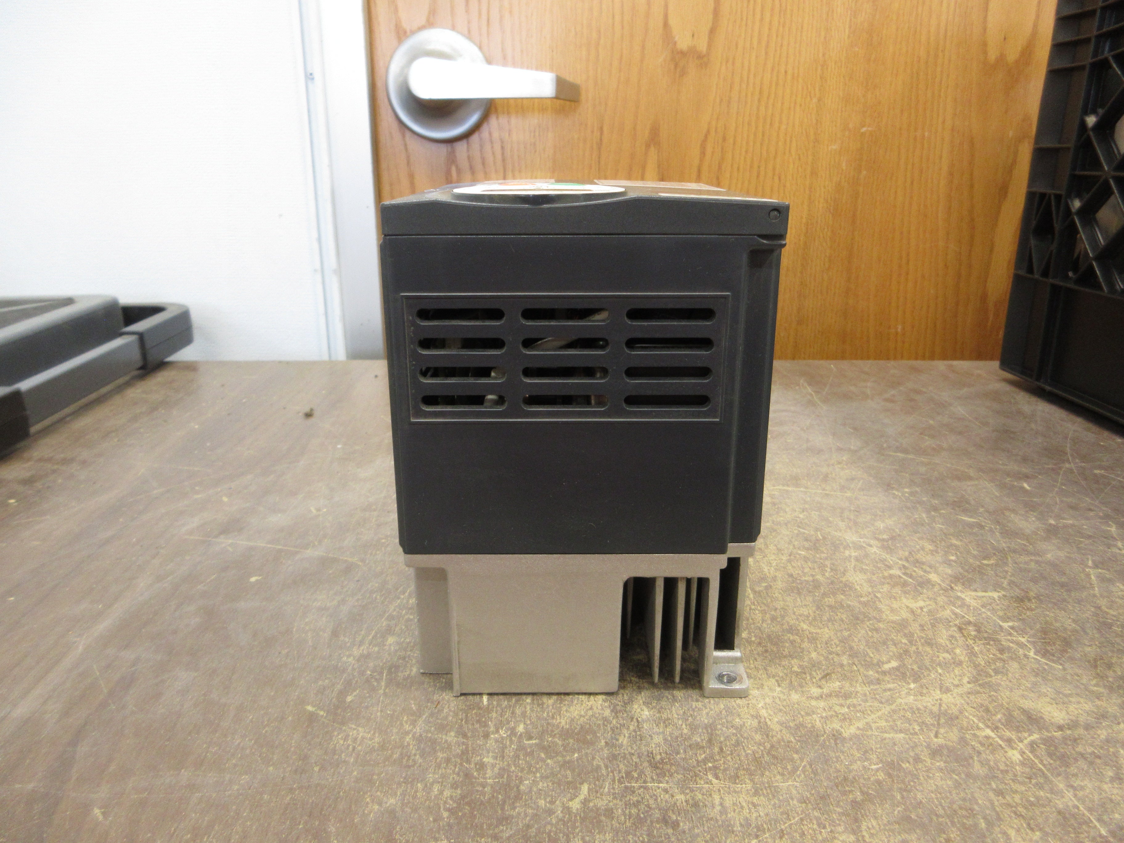 Schneider Electric Altivar AC Drive ATV212HU15N4 2HP 3Ph Used