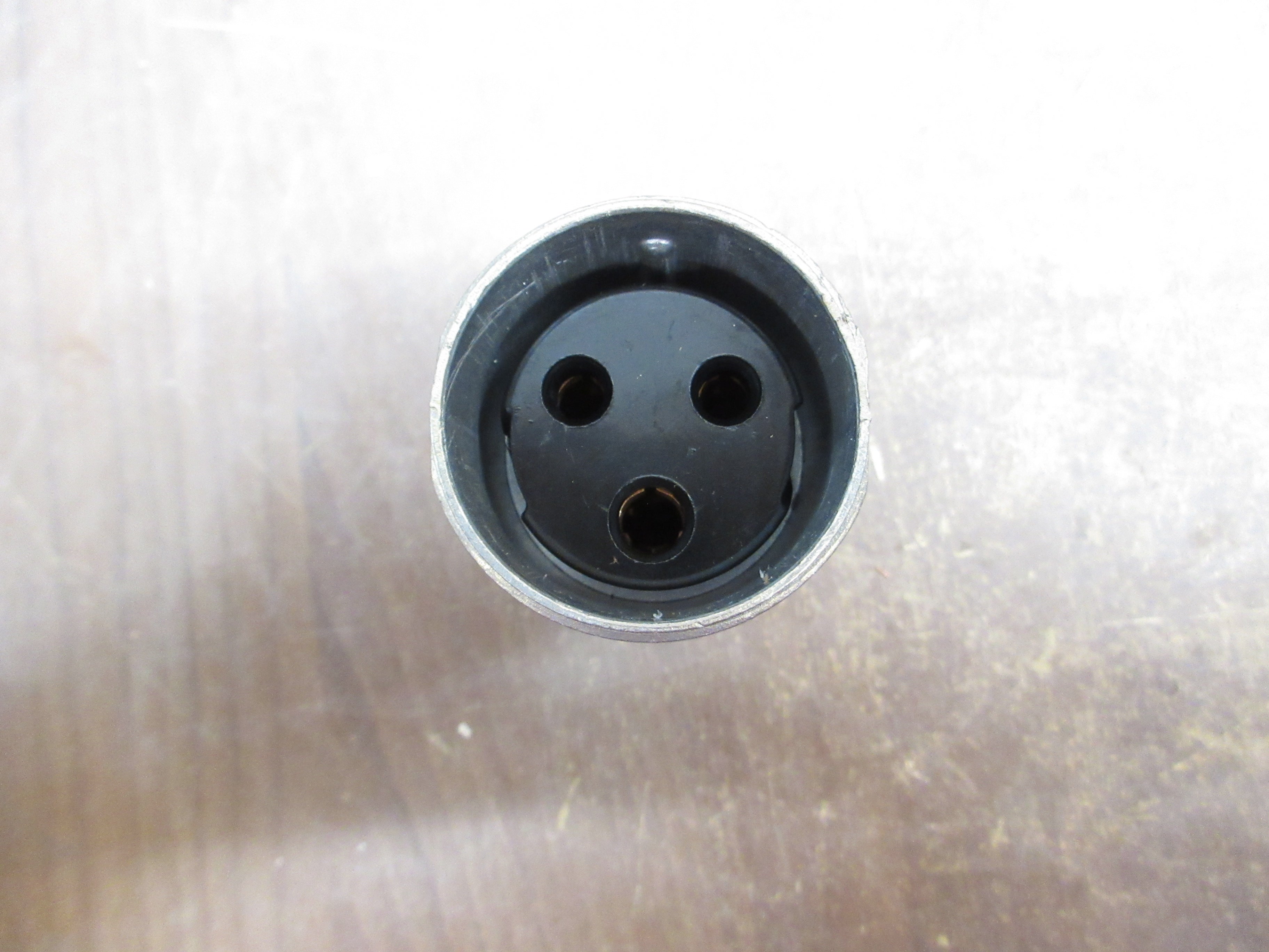 Russellstoll Connector 3913 10A@600V 20A@250V 3W New Surplus