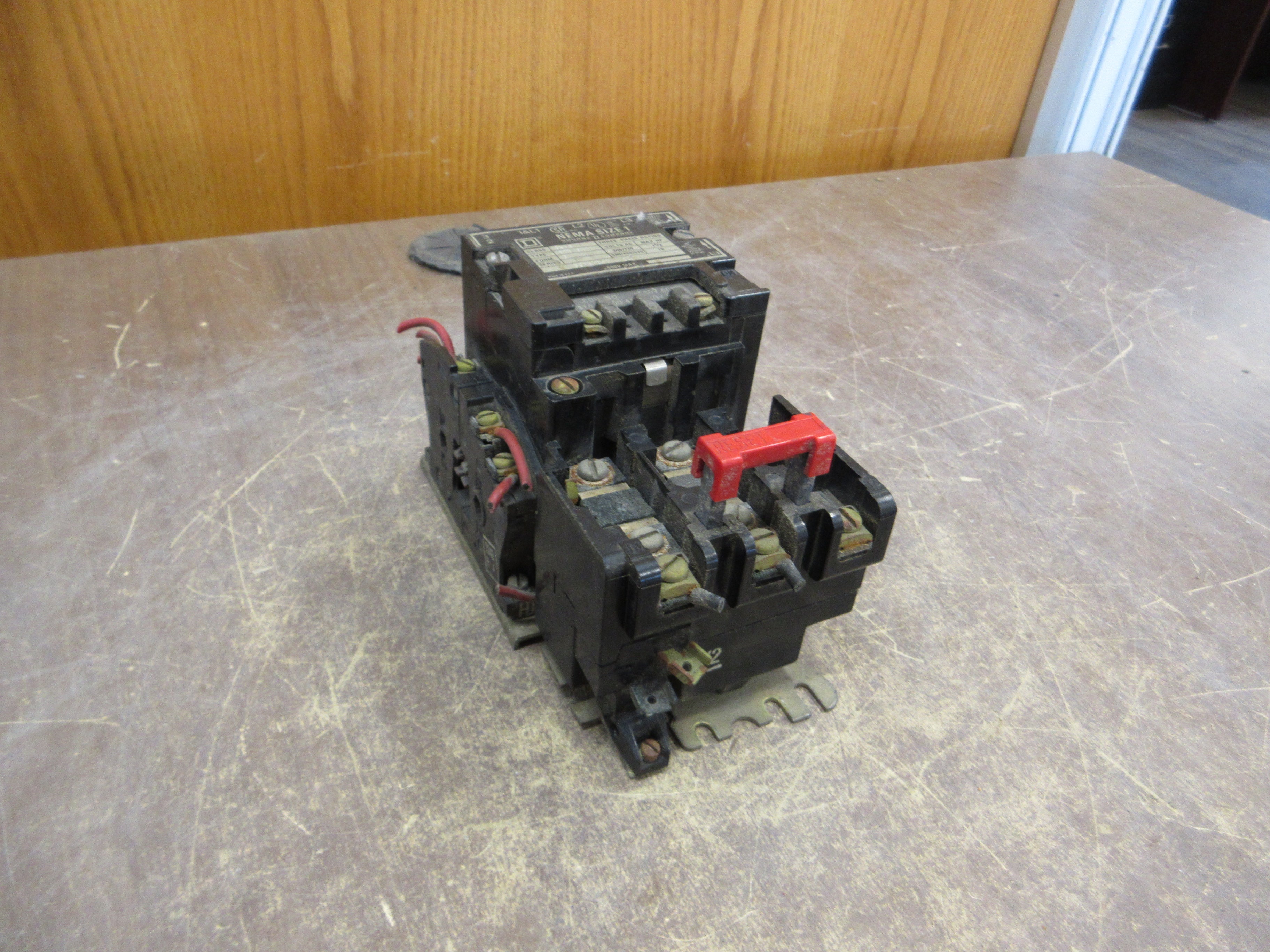 Square D Size 1 Starter 8536 SC0 3 120V Coil (2) Aux Contacts Used